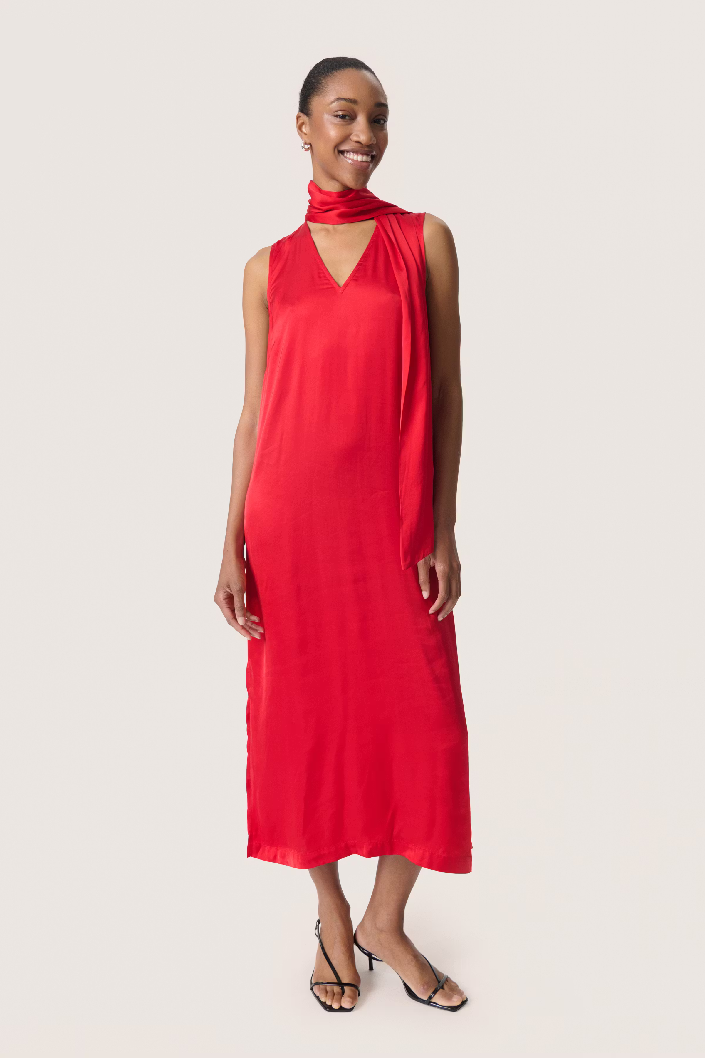 SLAsja Kleid LOOKBOOK FRONT 30408350-181657