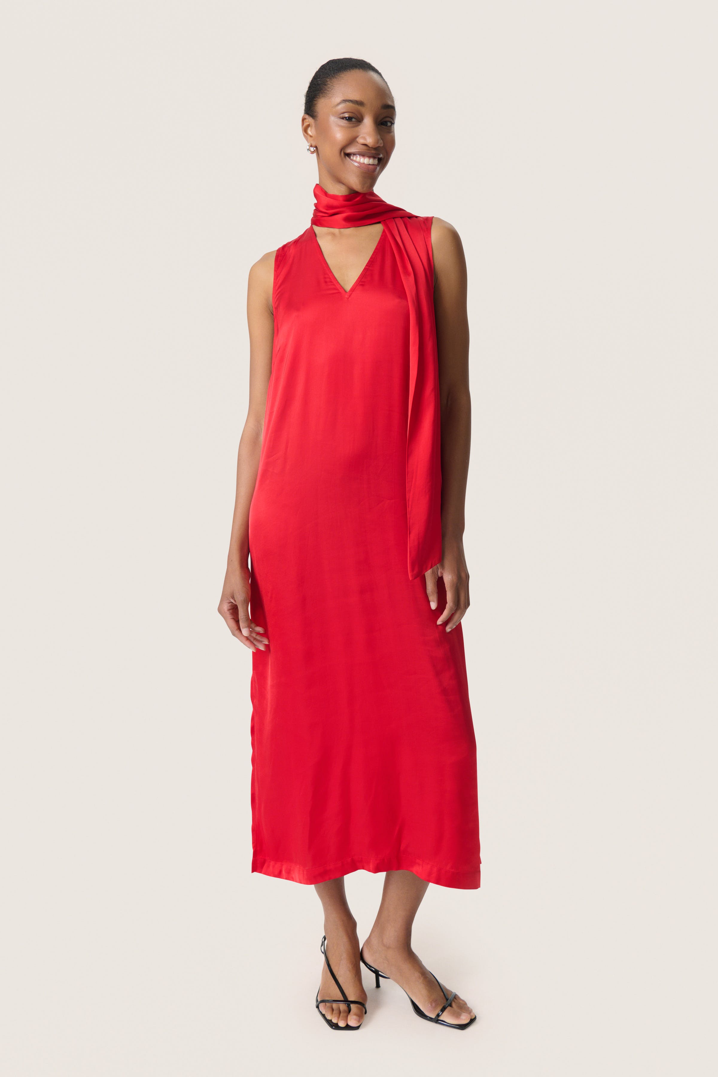 SLAsja Kleid LOOKBOOK FRONT 30408350-181657