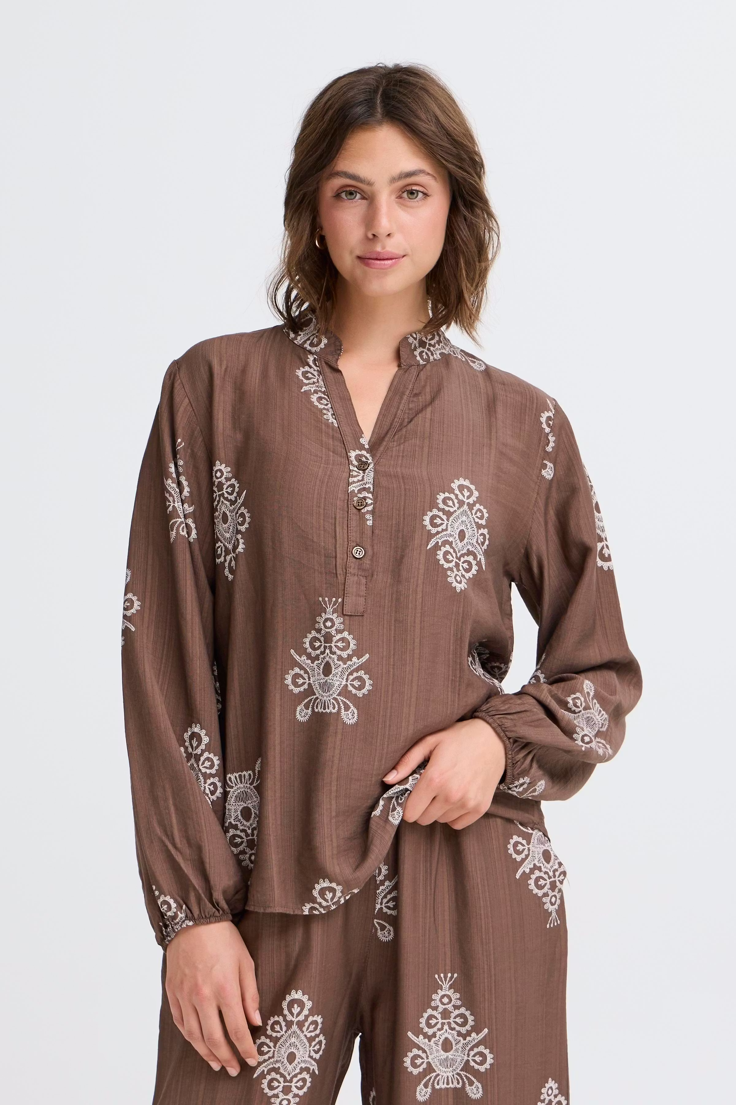 FRDEBORA Bluse LOOKBOOK FRONT 20616429-205752