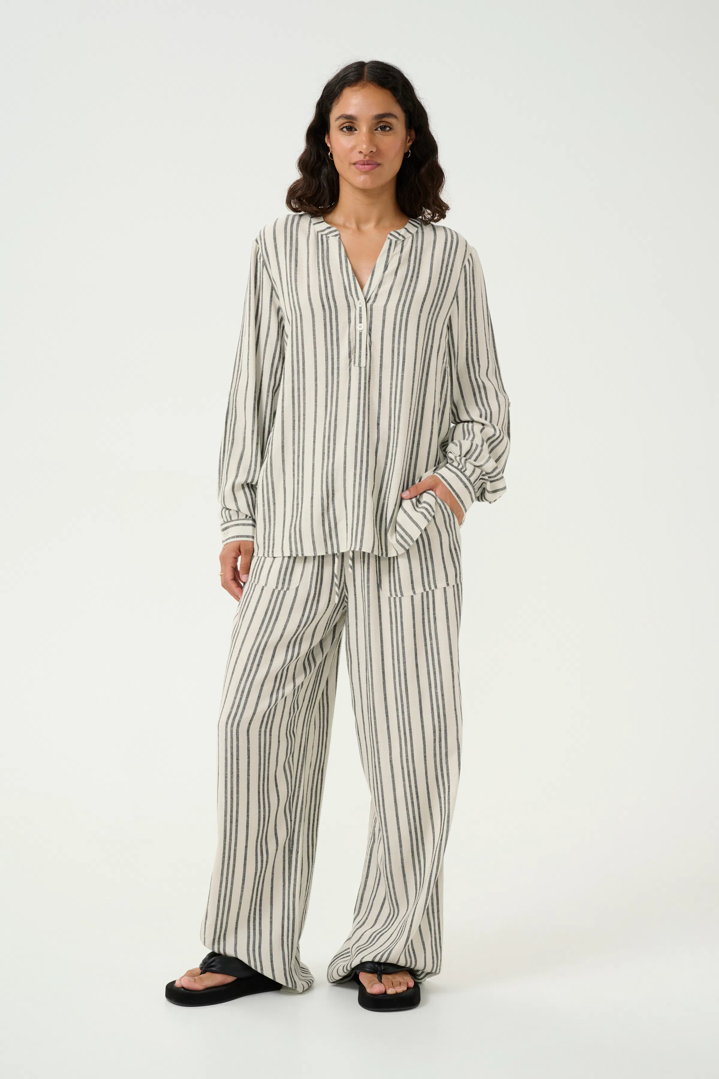 KAmilia Hørbluse LOOKBOOK FRONT 10508313-107124