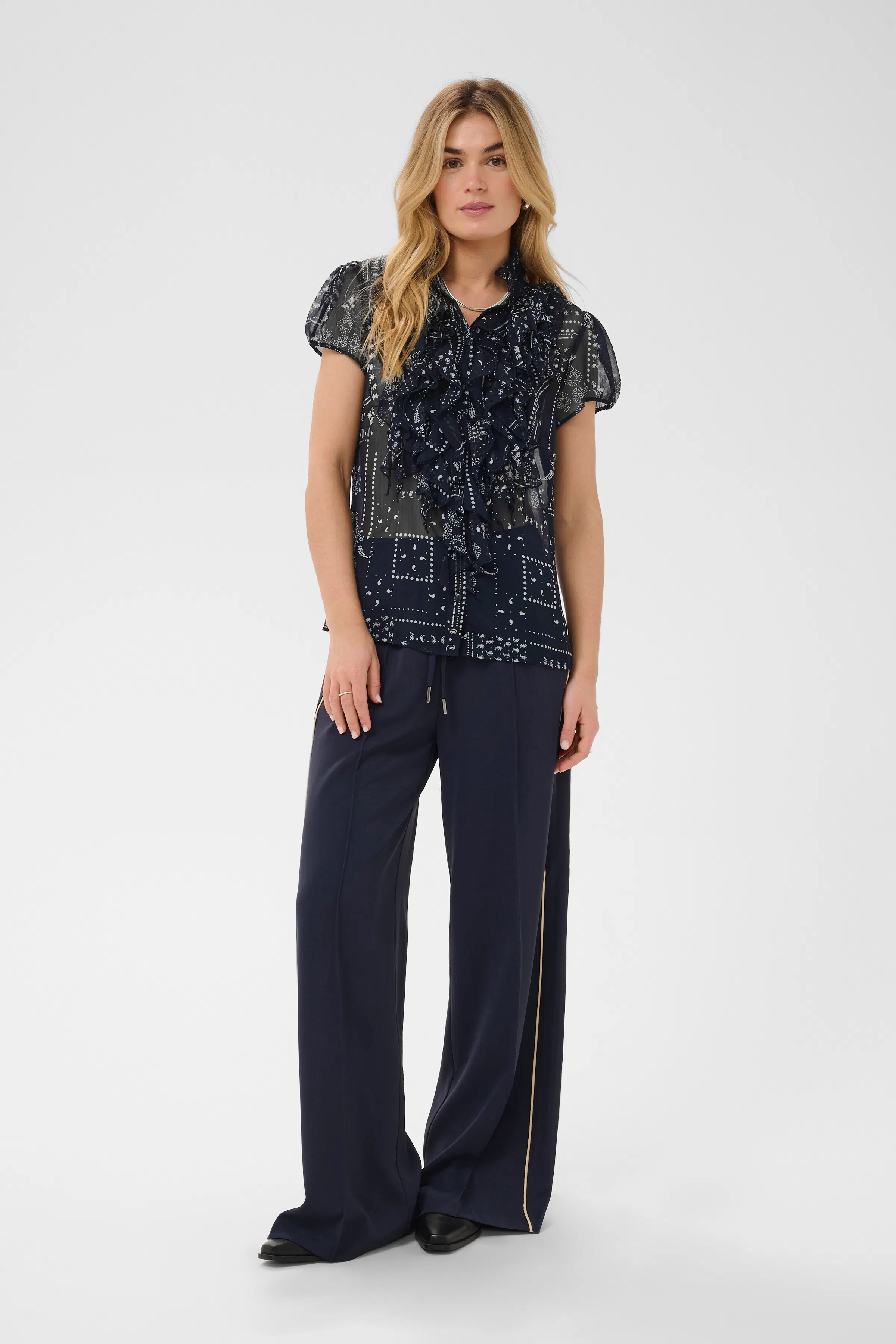 LiljaSZ Shirt LOOKBOOK FRONT 30512464-305064