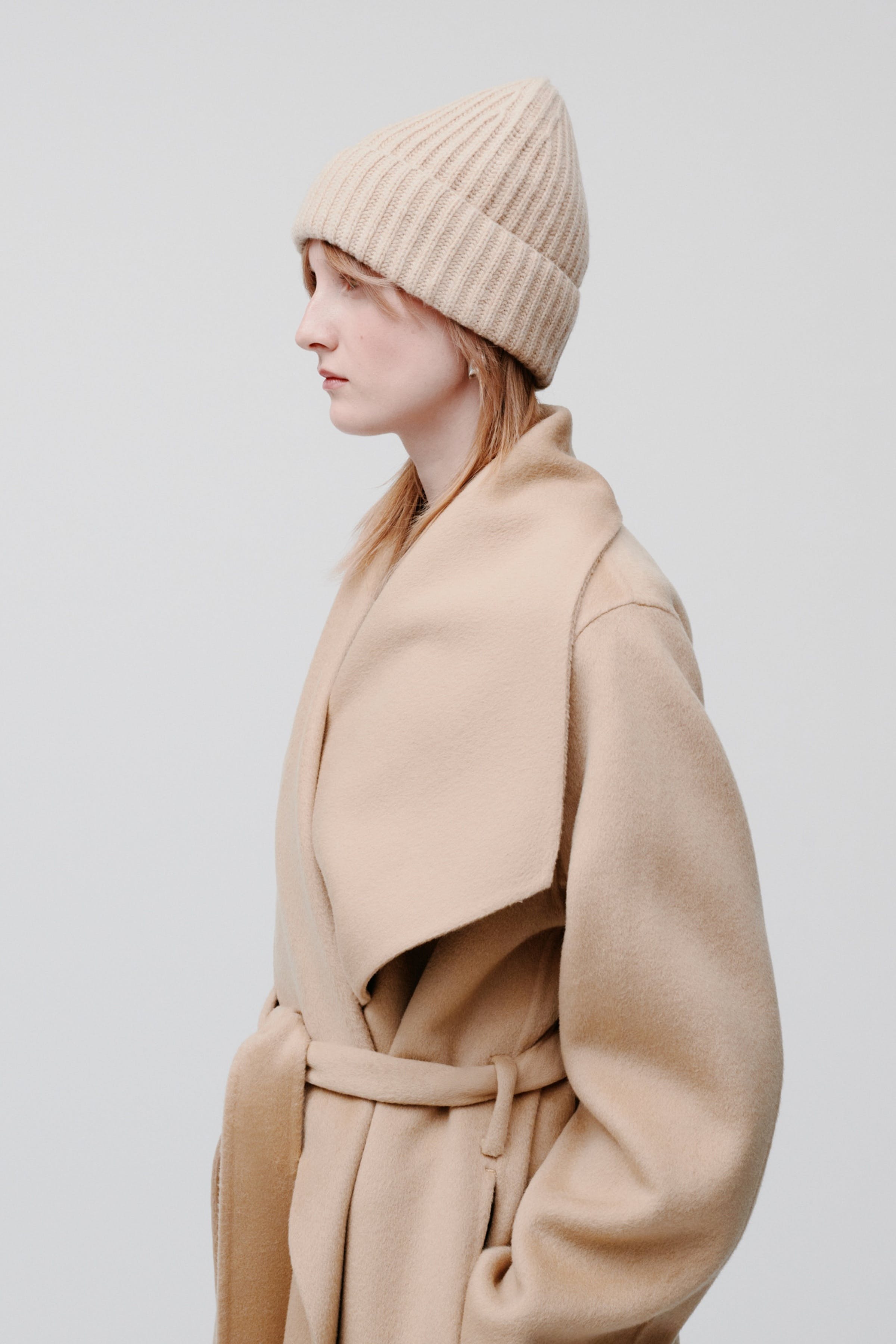 AMBER BEANIE LOOKBOOK FRONT 30600716-BE401