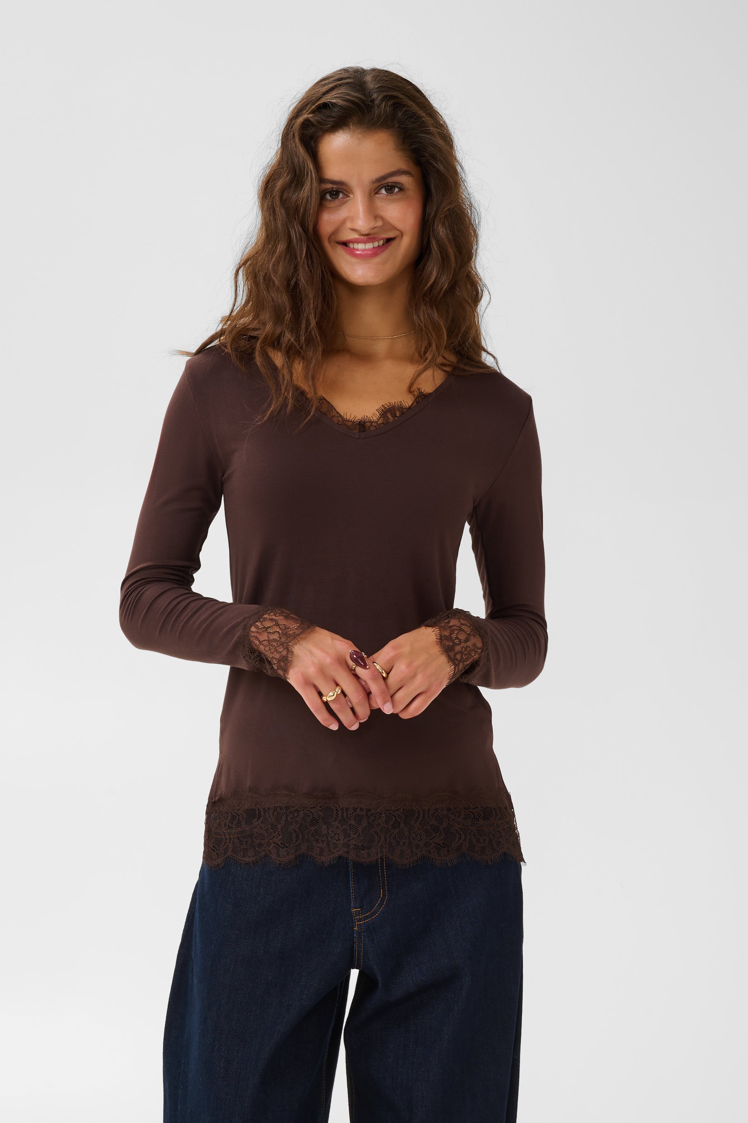 CRAlvaia Top LOOKBOOK FRONT 10615771-191016