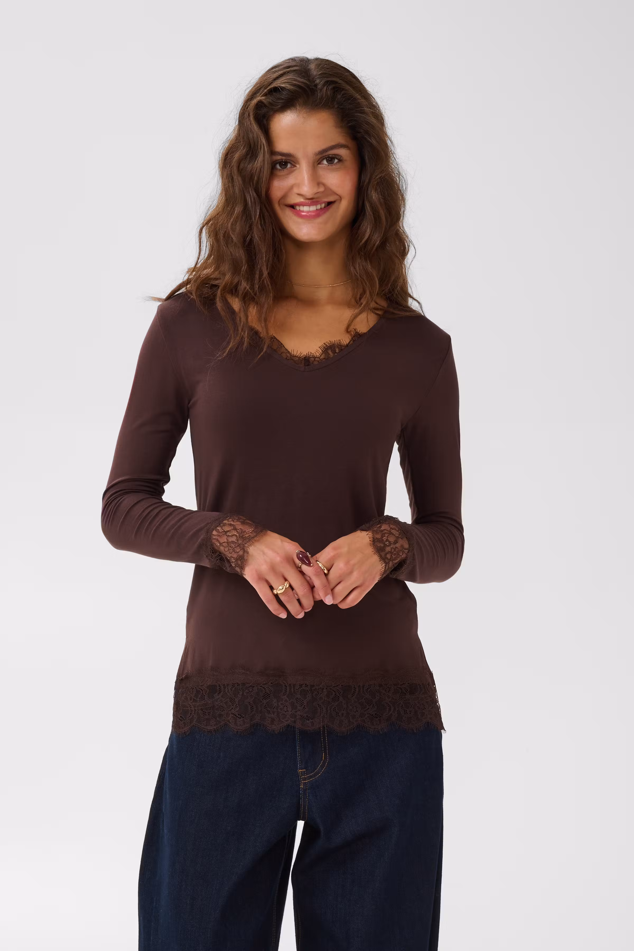 CRAlvaia Top LOOKBOOK FRONT 10615771-191016