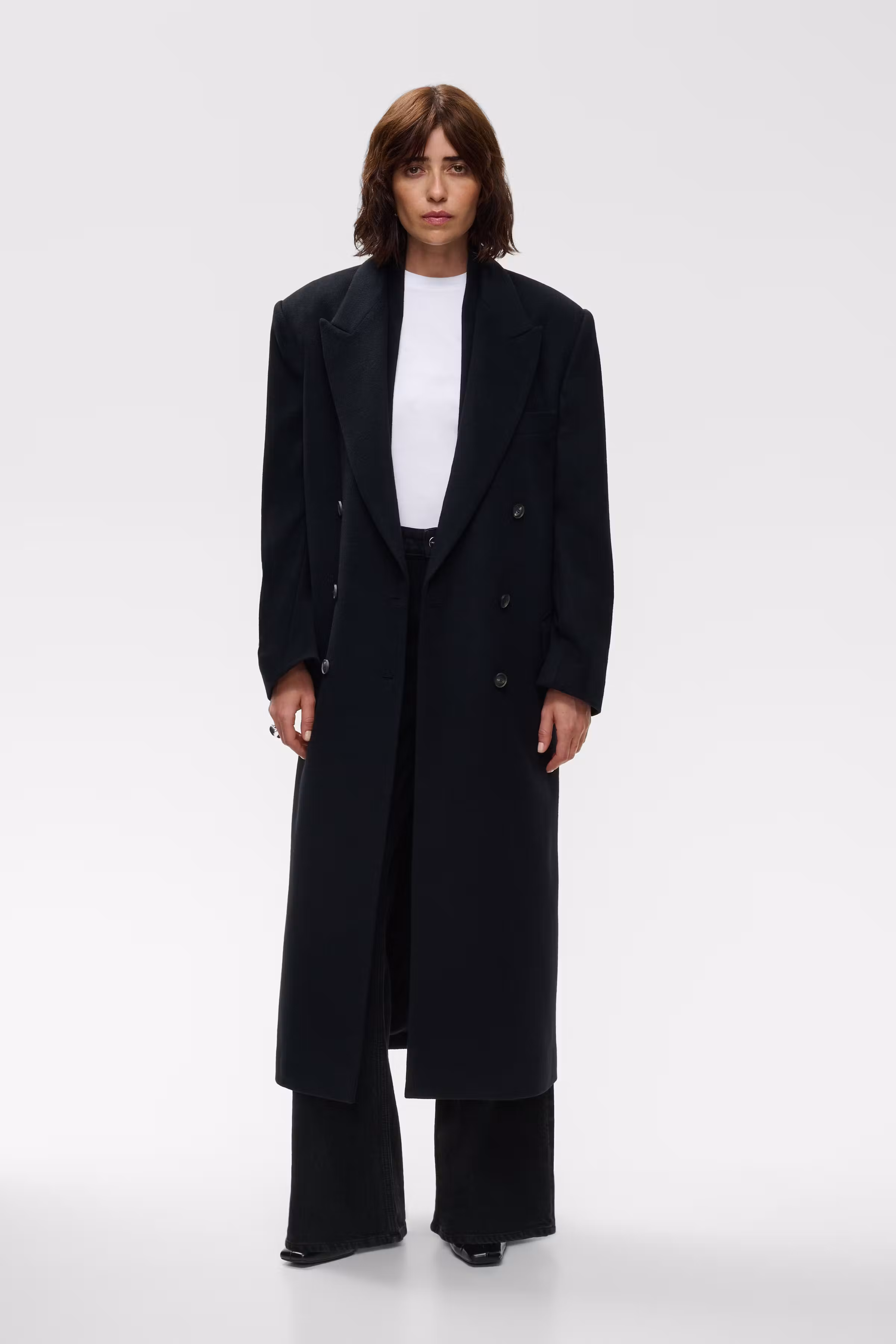 IOCirce Coat LOOKBOOK FRONT 30600091-BK999