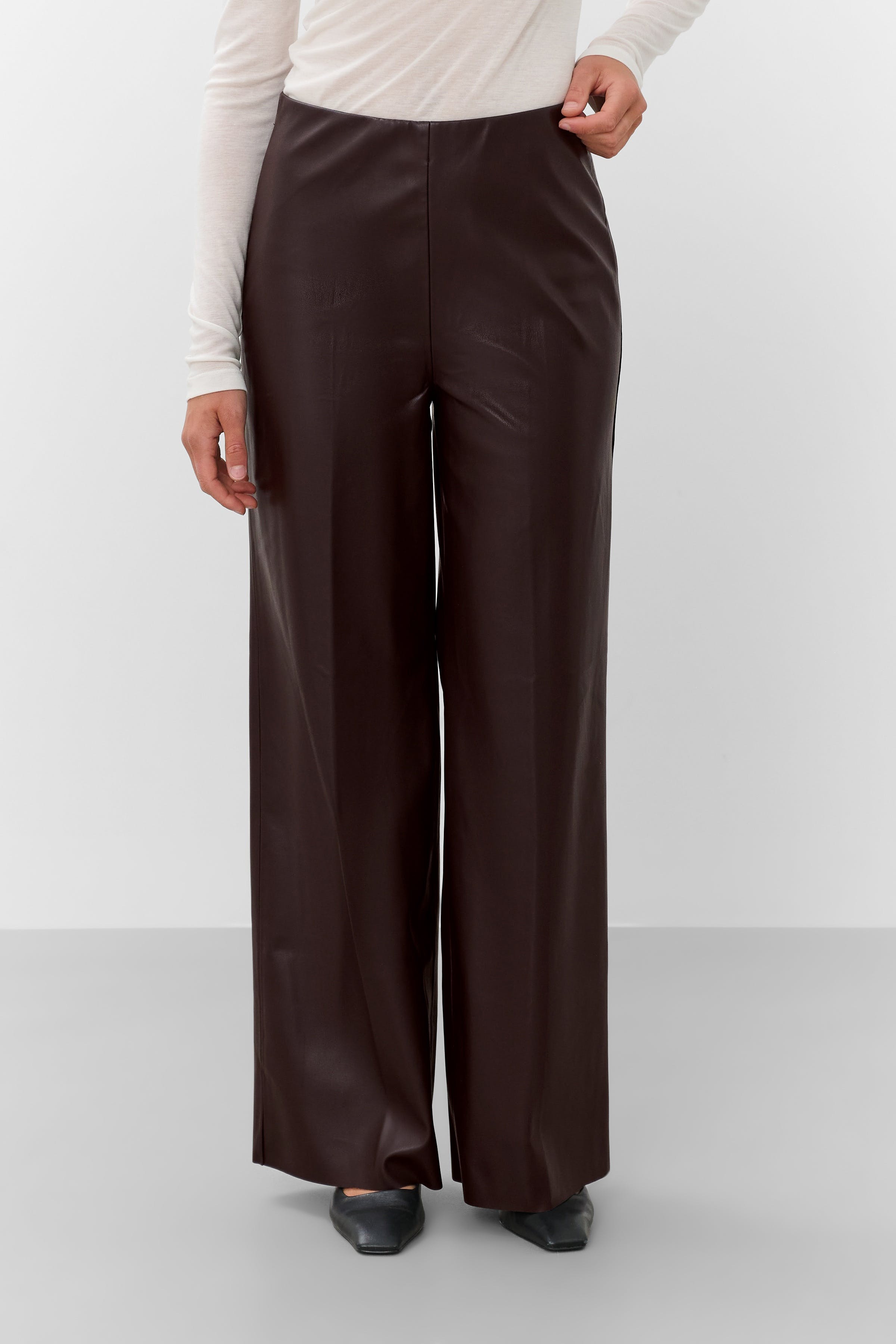 SLKaylee Bukser LOOKBOOK FRONT 30409595-191109