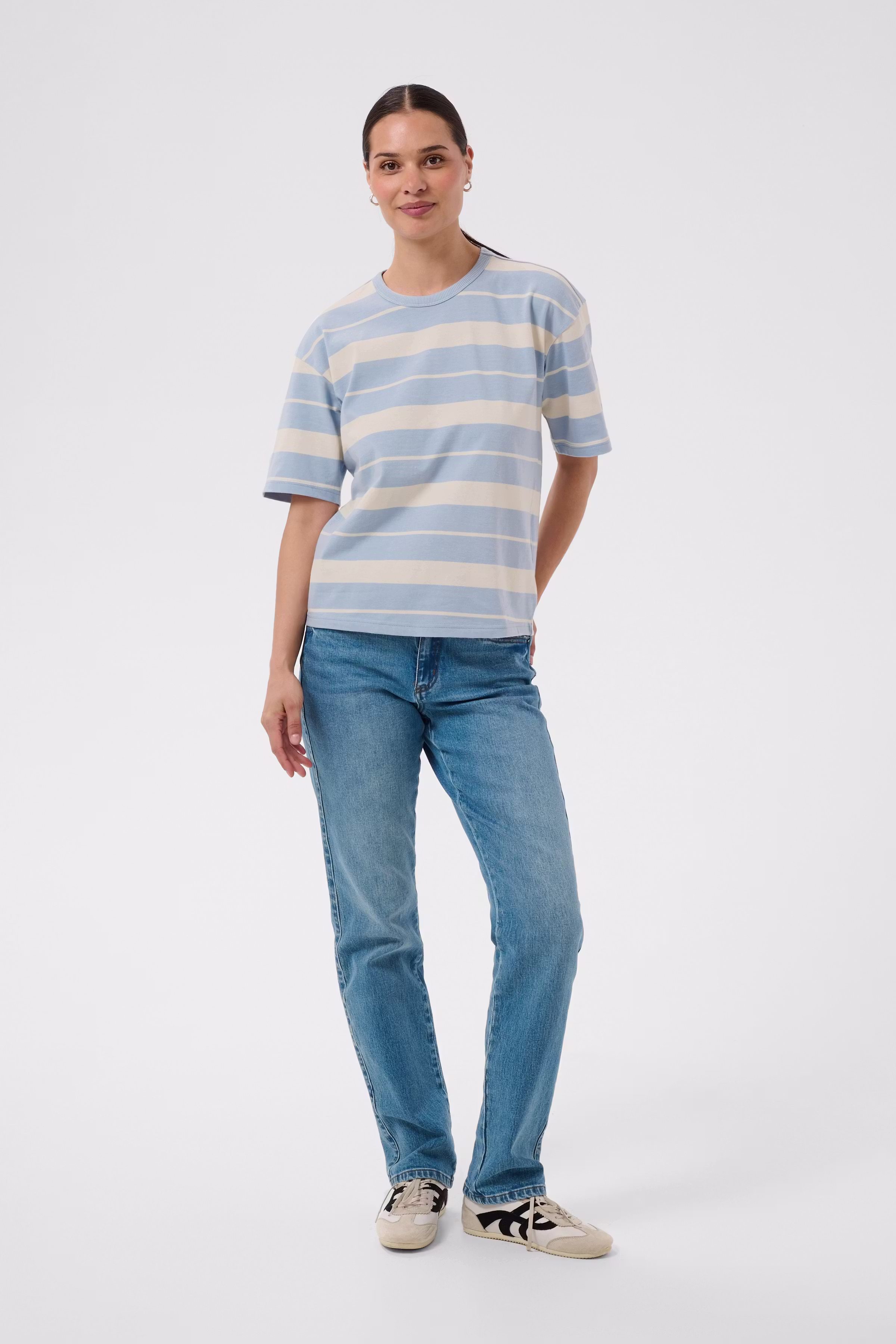 KAwinny T-shirt LOOKBOOK FRONT 10511813-1000009