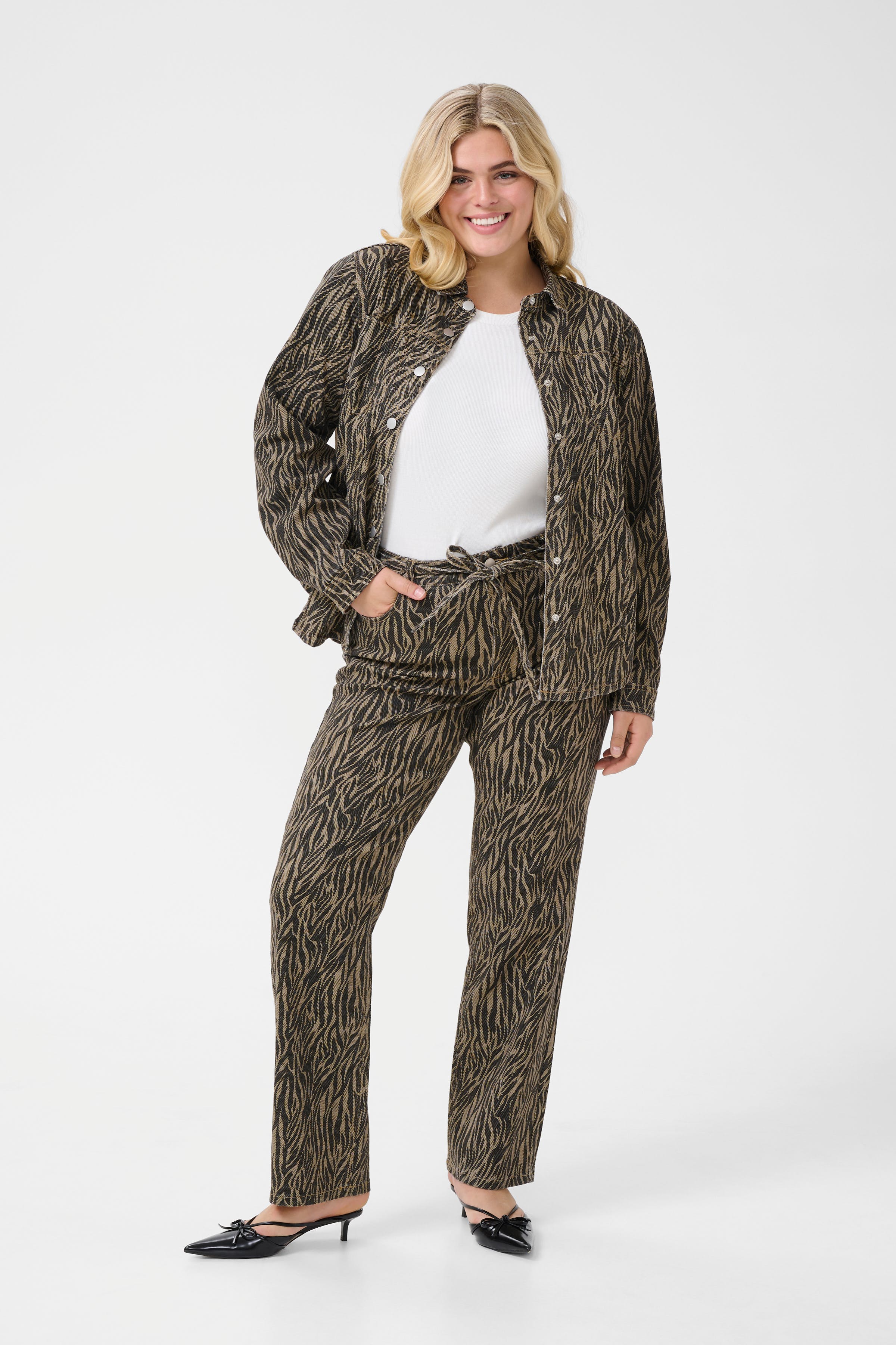 KCleonoma Jeans LOOKBOOK FRONT 10583410-107719