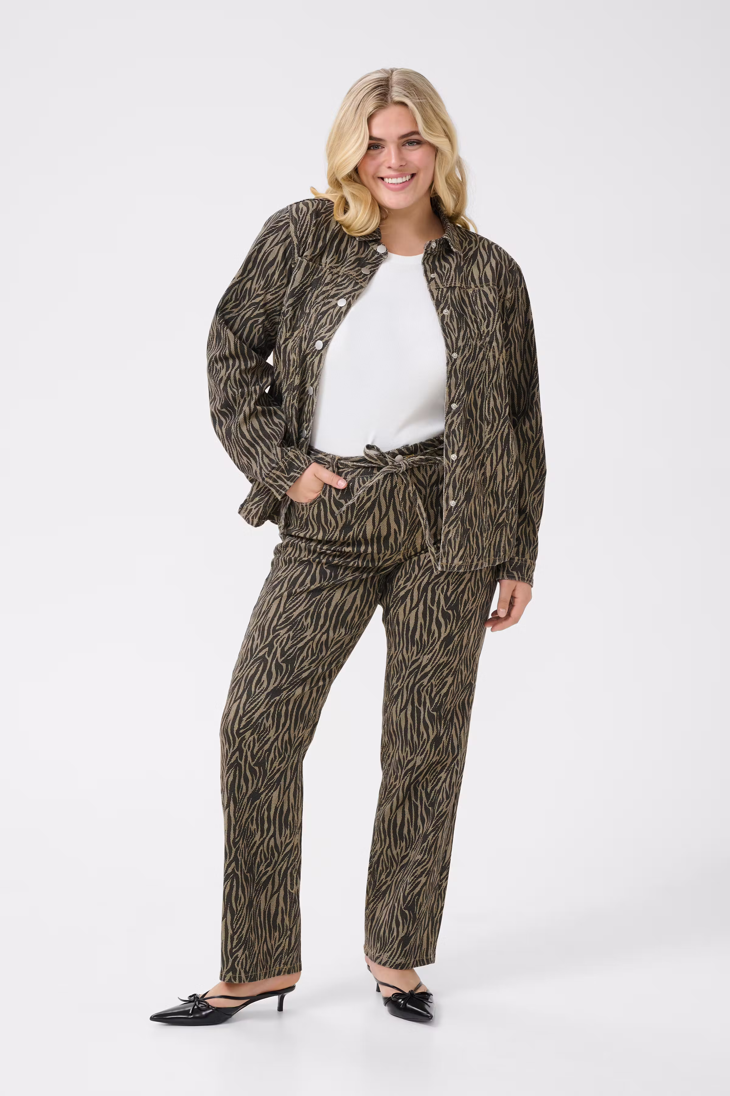 KCleonoma Jeans LOOKBOOK FRONT 10583410-107719