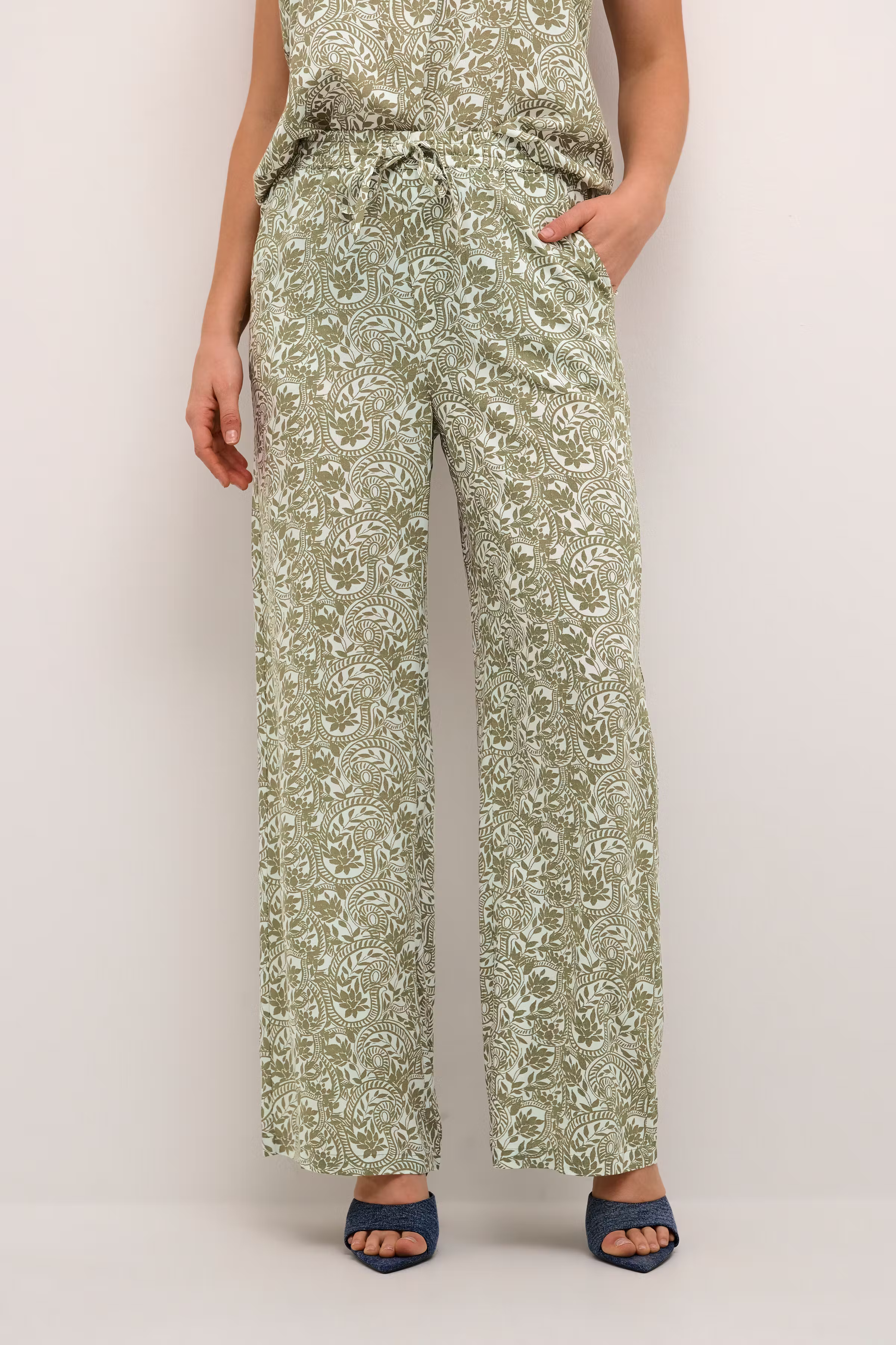 CRTiah Broek LOOKBOOK FRONT 10611497-105833