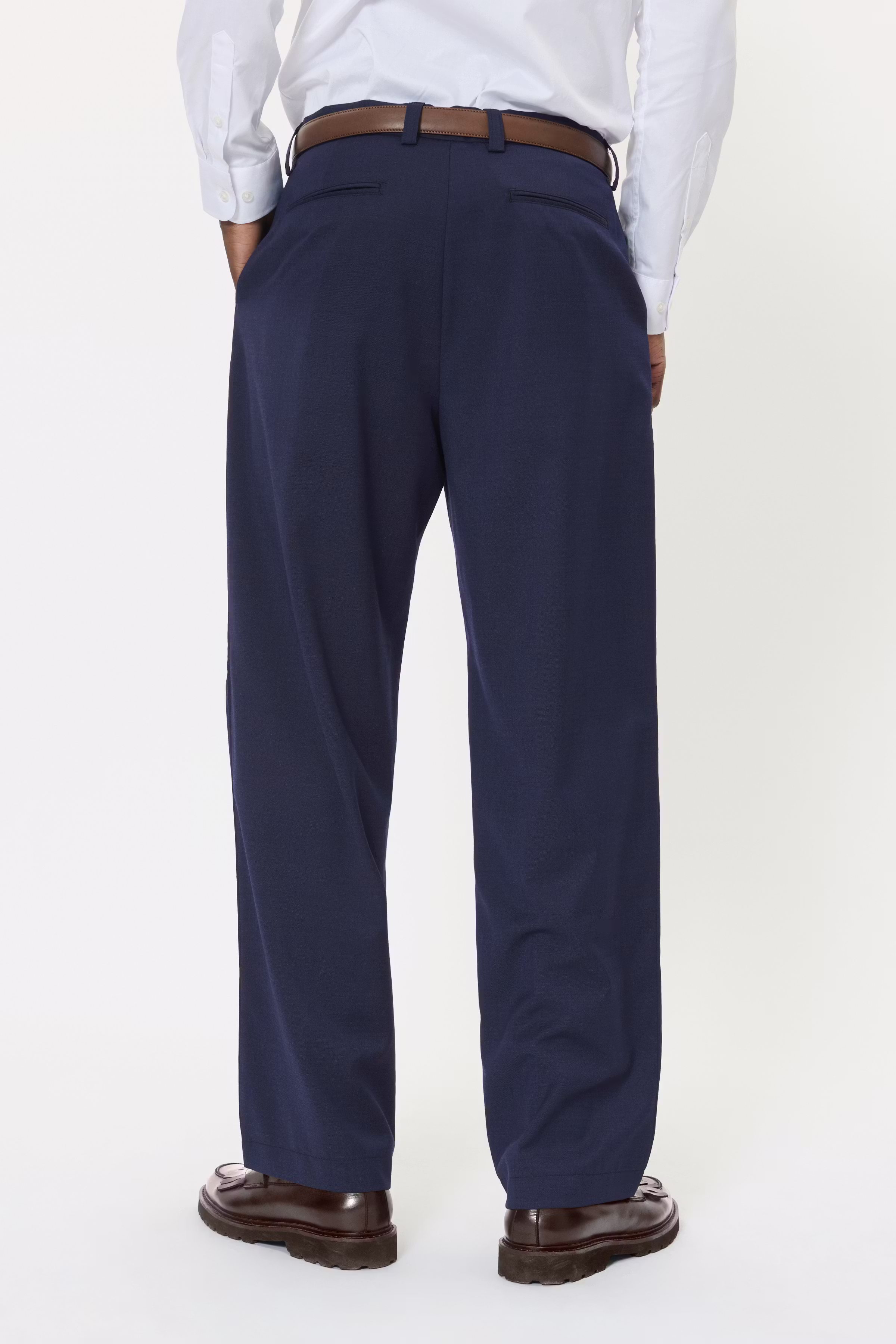 MAchino Trousers LOOKBOOK BACK 30208850-20210