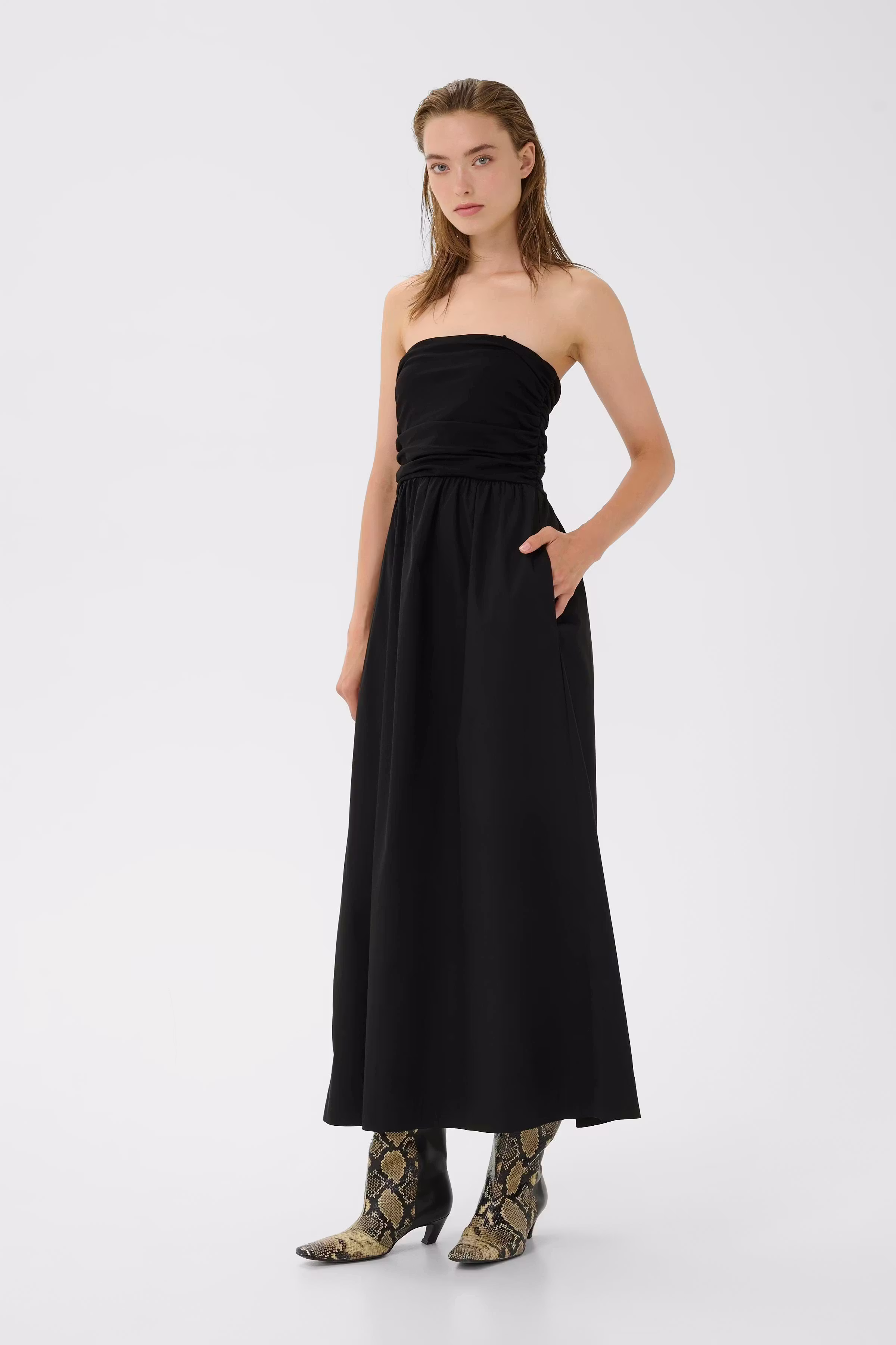 GZerin Kjole LOOKBOOK FRONT 10911182-100017