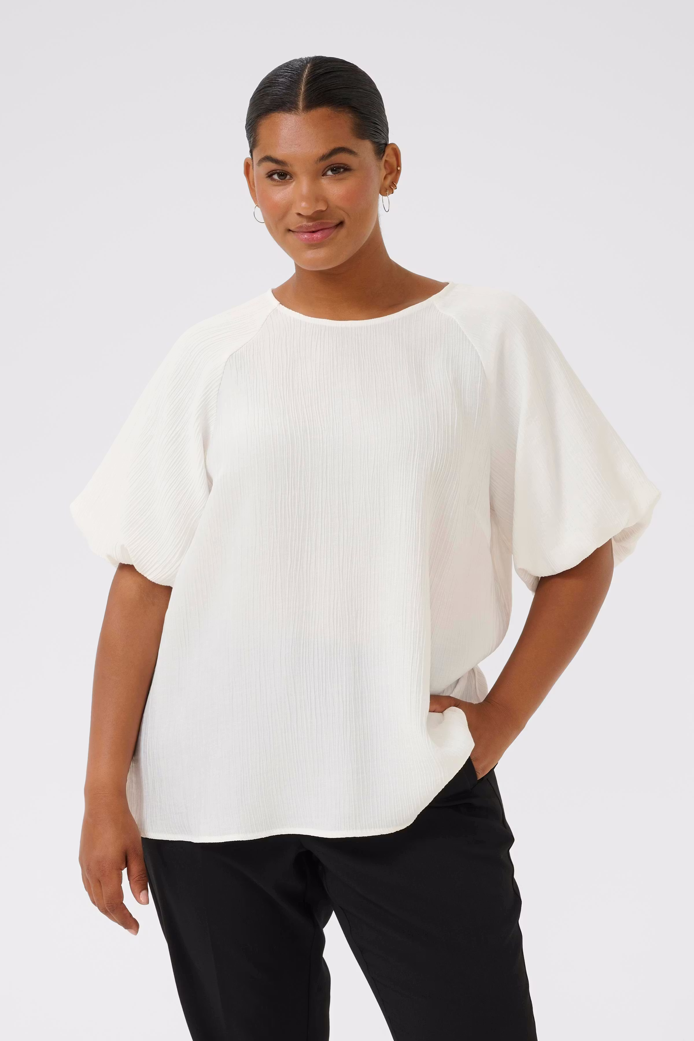 KCgirla Bluse LOOKBOOK FRONT 10583630-106482