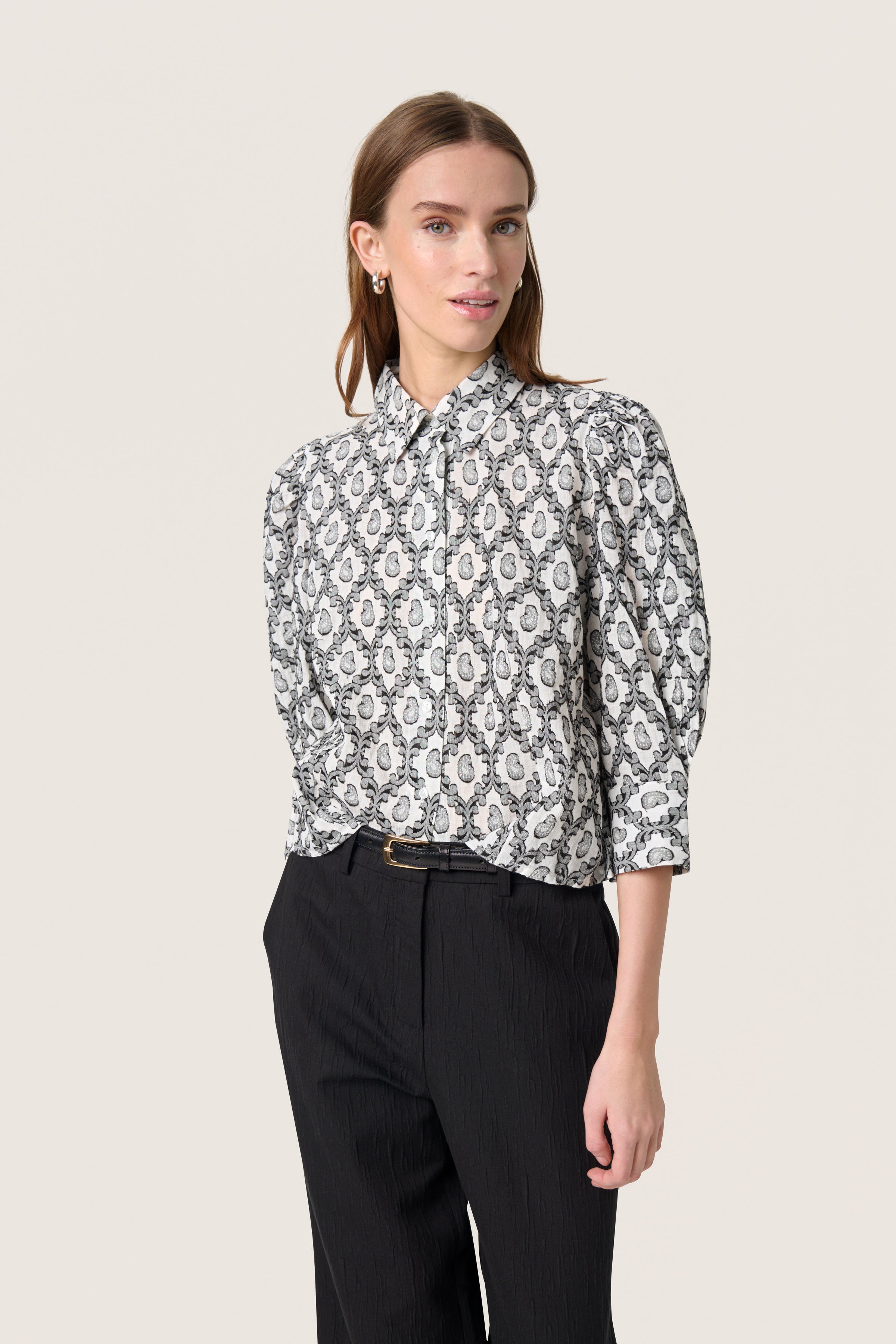 SLErika Shirt LOOKBOOK FRONT 30408456-303917