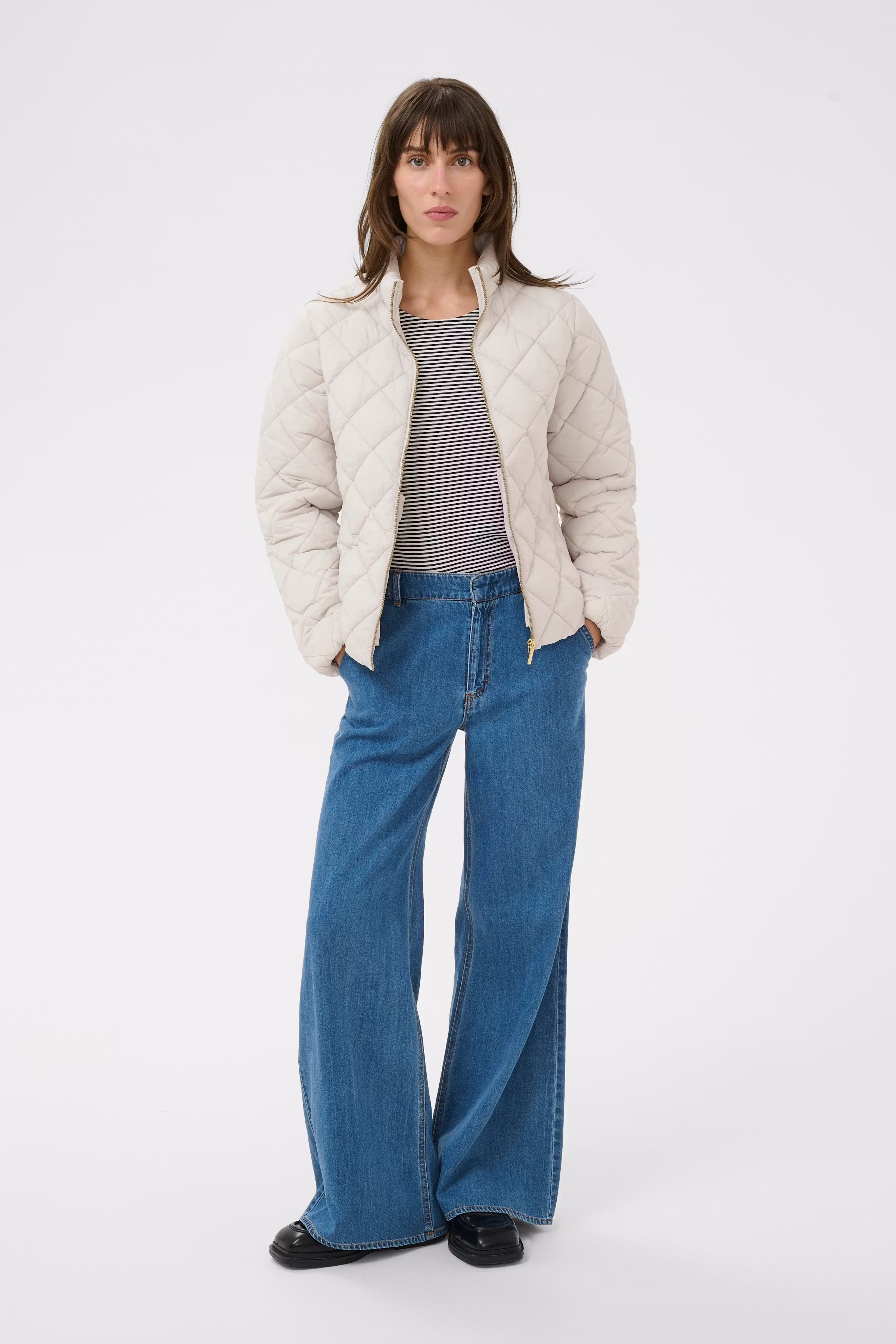 OliaPW Outerwear LOOKBOOK FRONT 30310243-144002