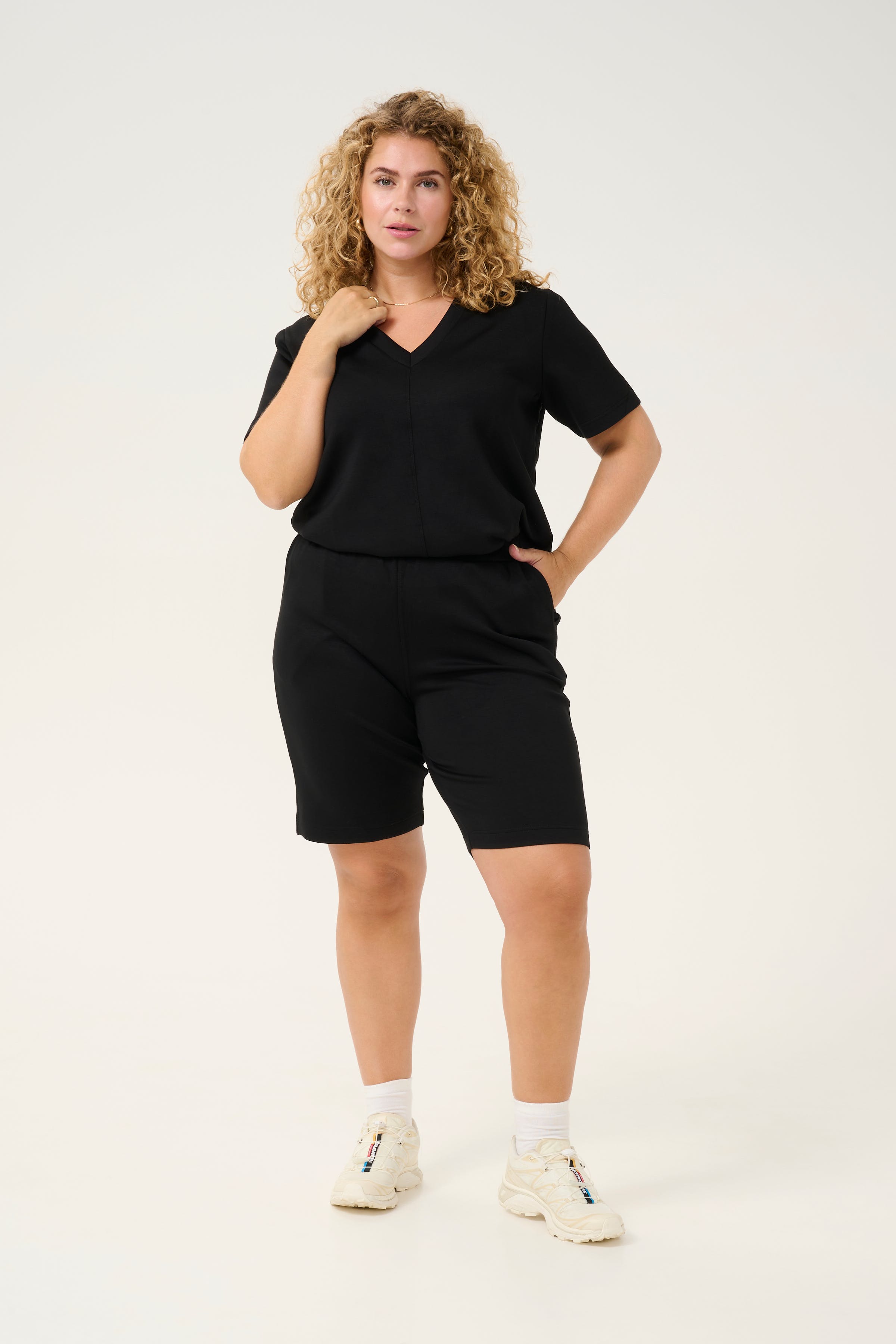 KCannita Shorts LOOKBOOK FRONT 10583279-100121