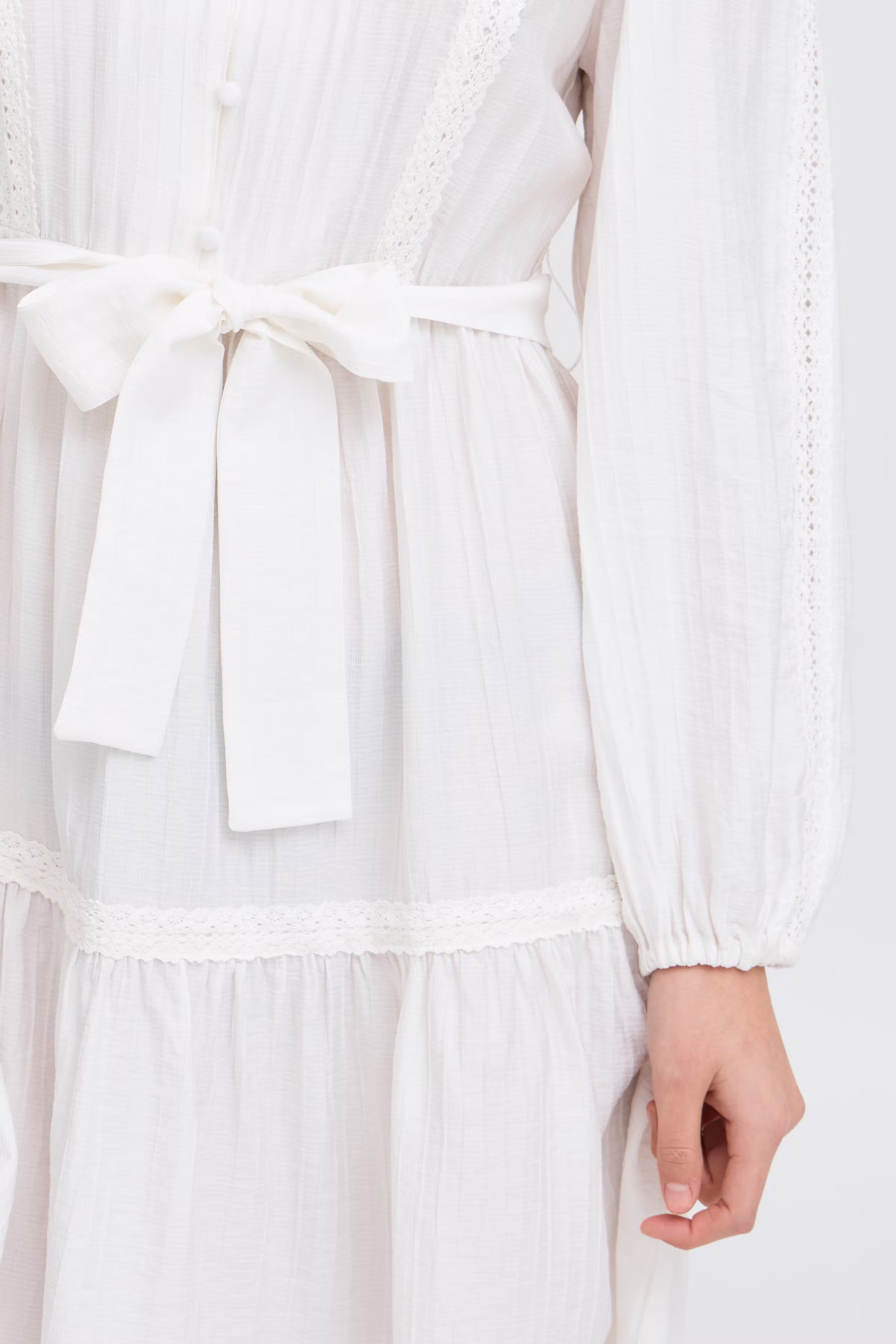 IHEVINA Kjole LOOKBOOK DETAIL 20122441-114201