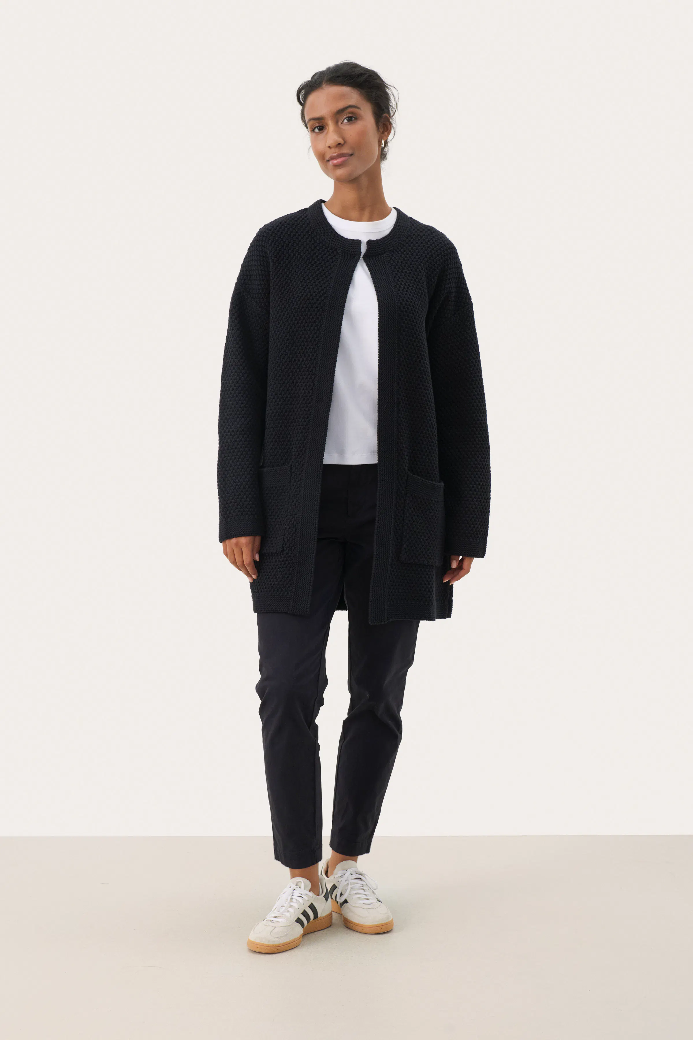 NiyaPW Cardigan LOOKBOOK FRONT 30309858-194013