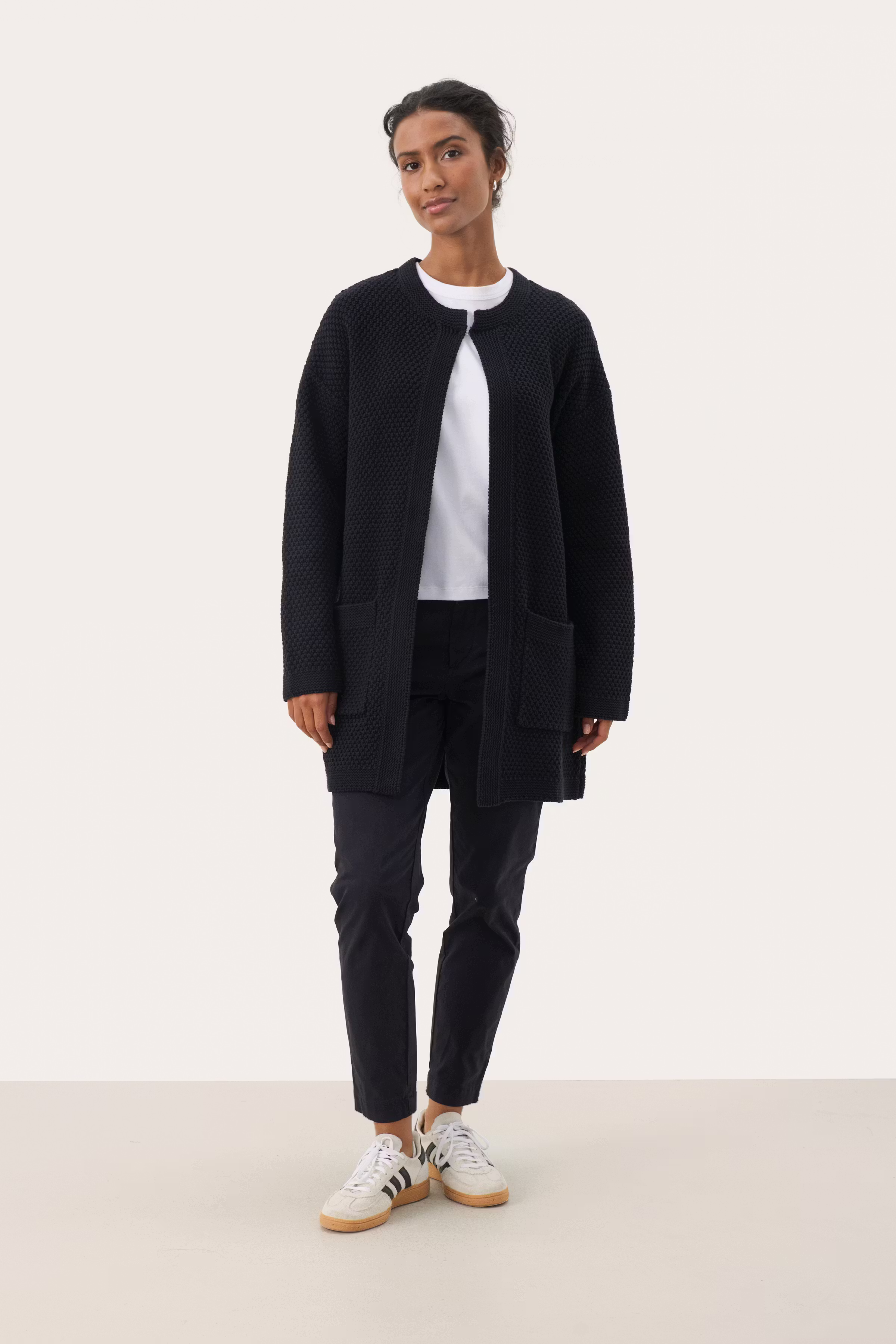 NiyaPW Cardigan LOOKBOOK FRONT 30309858-194013