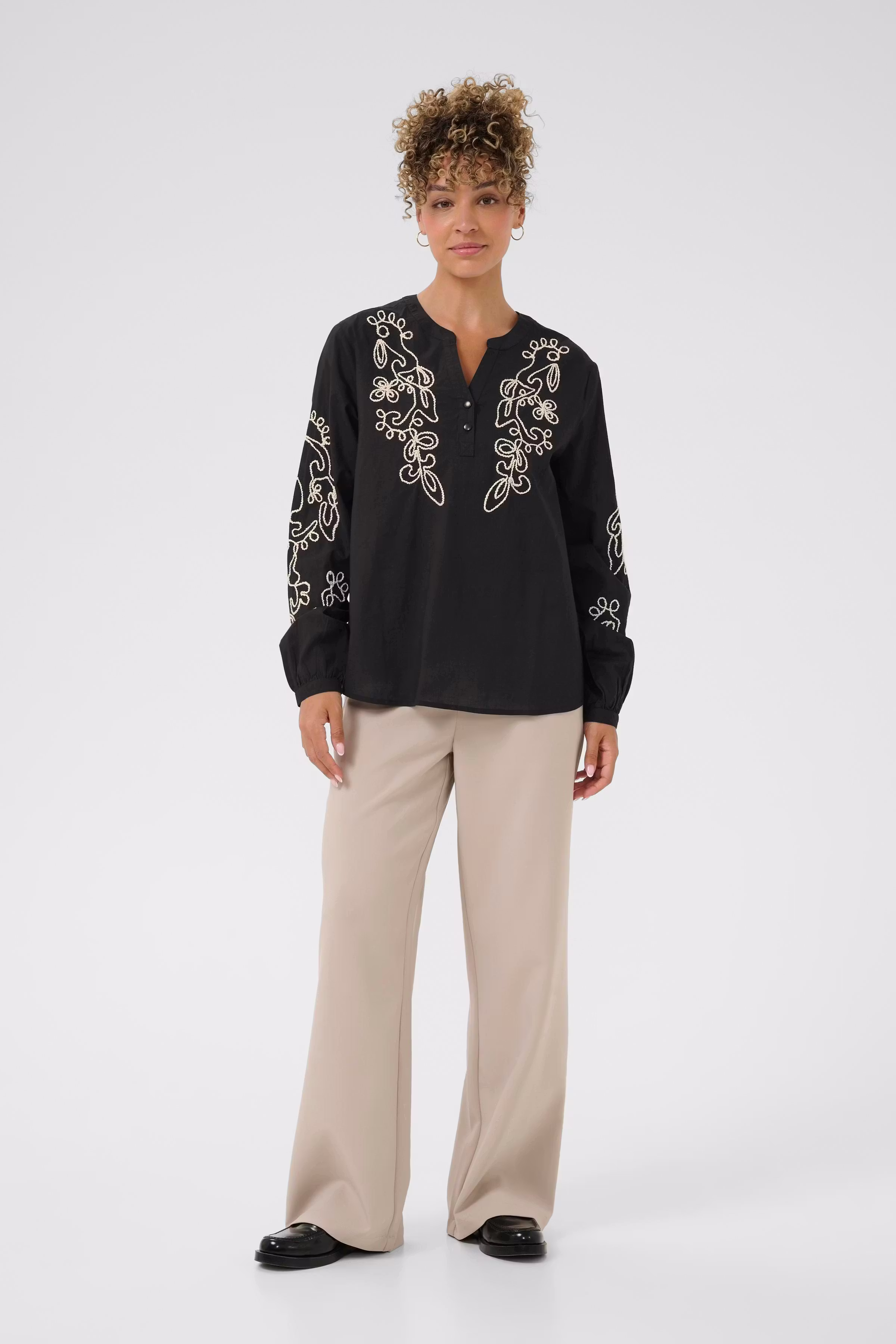 CRVia Bluse LOOKBOOK FRONT 10614398-100120