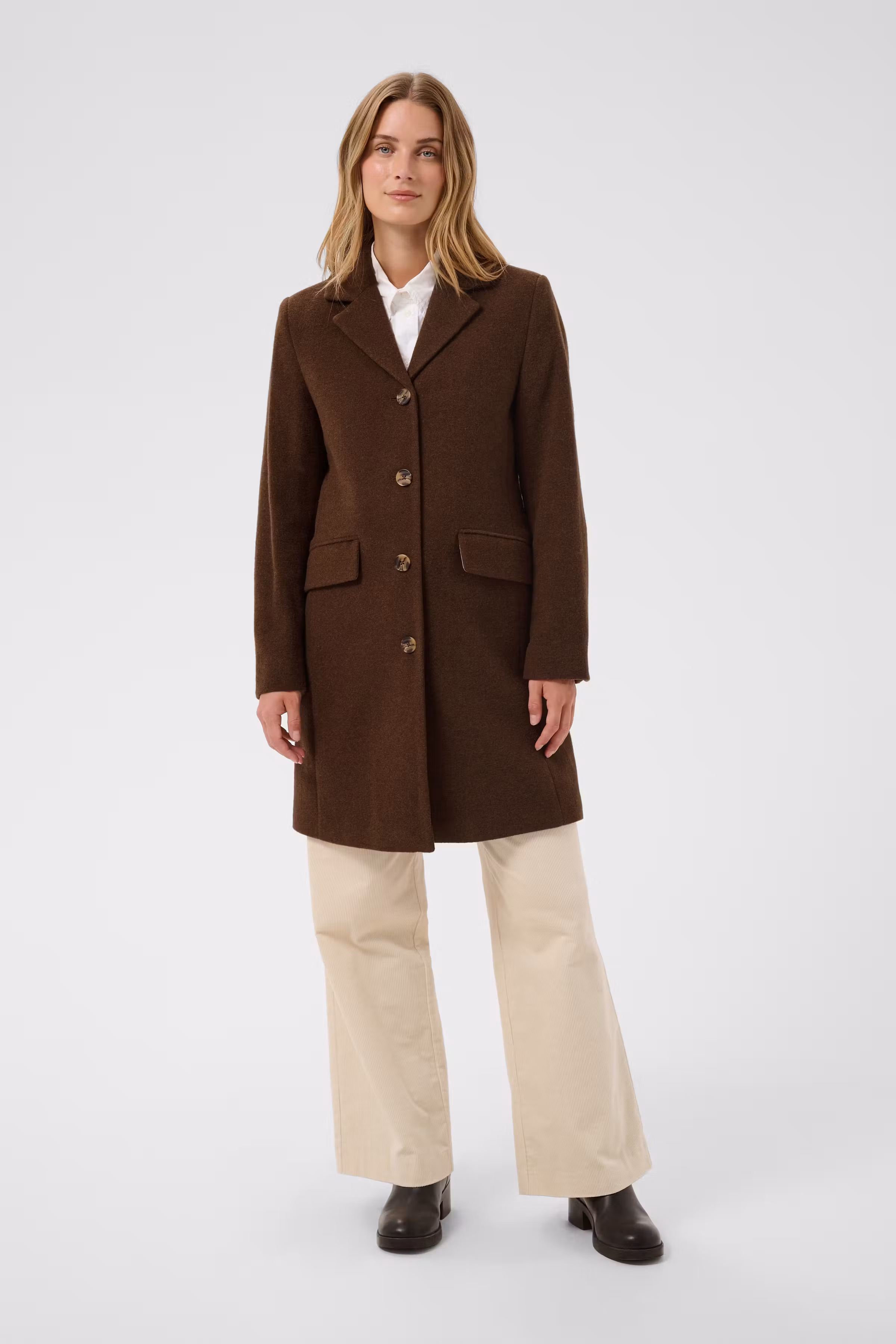CecilPW Mantel LOOKBOOK FRONT 30310638-1912231