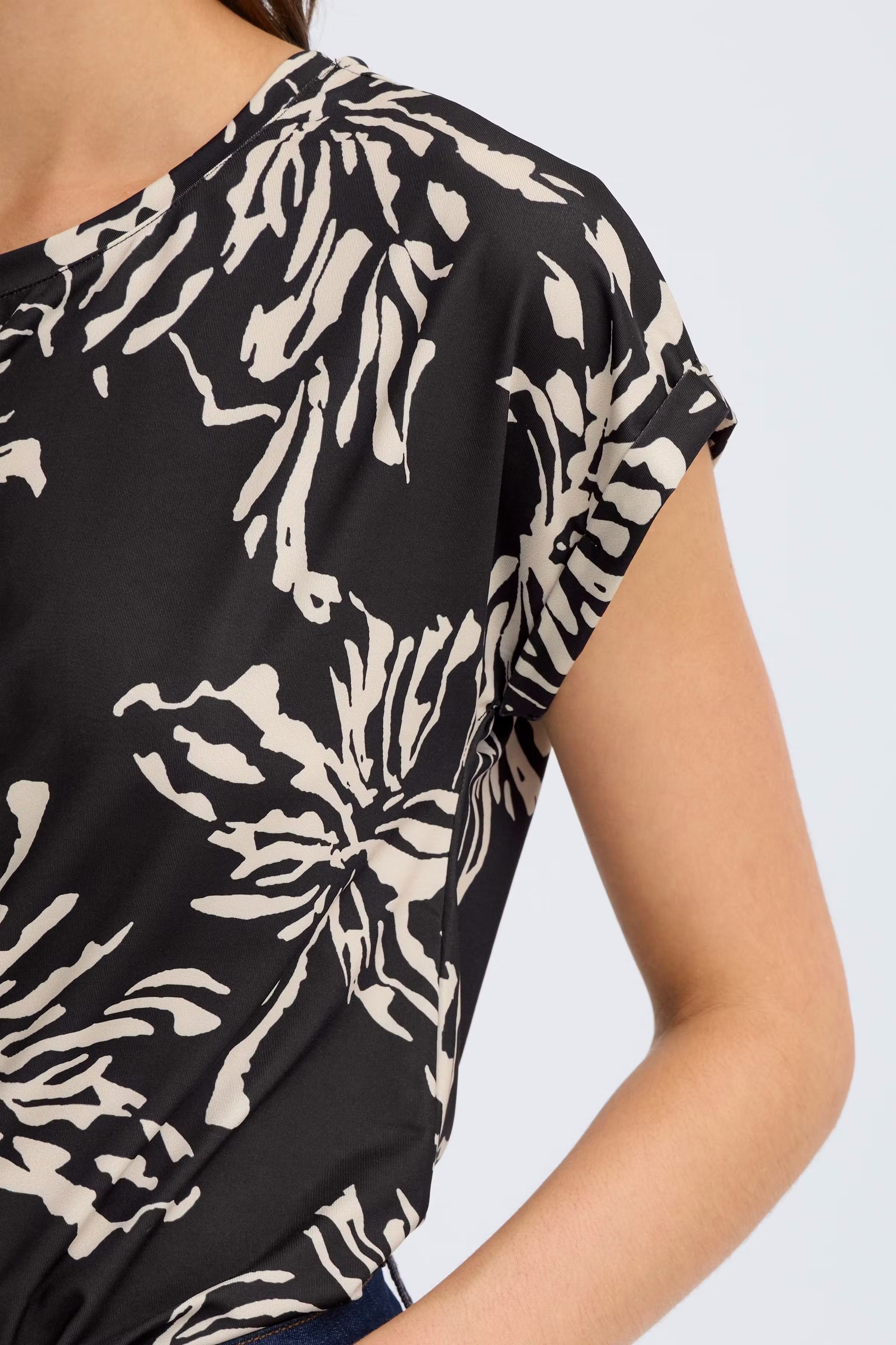 FRSEEN T-shirt LOOKBOOK DETAIL 20610634-900003059