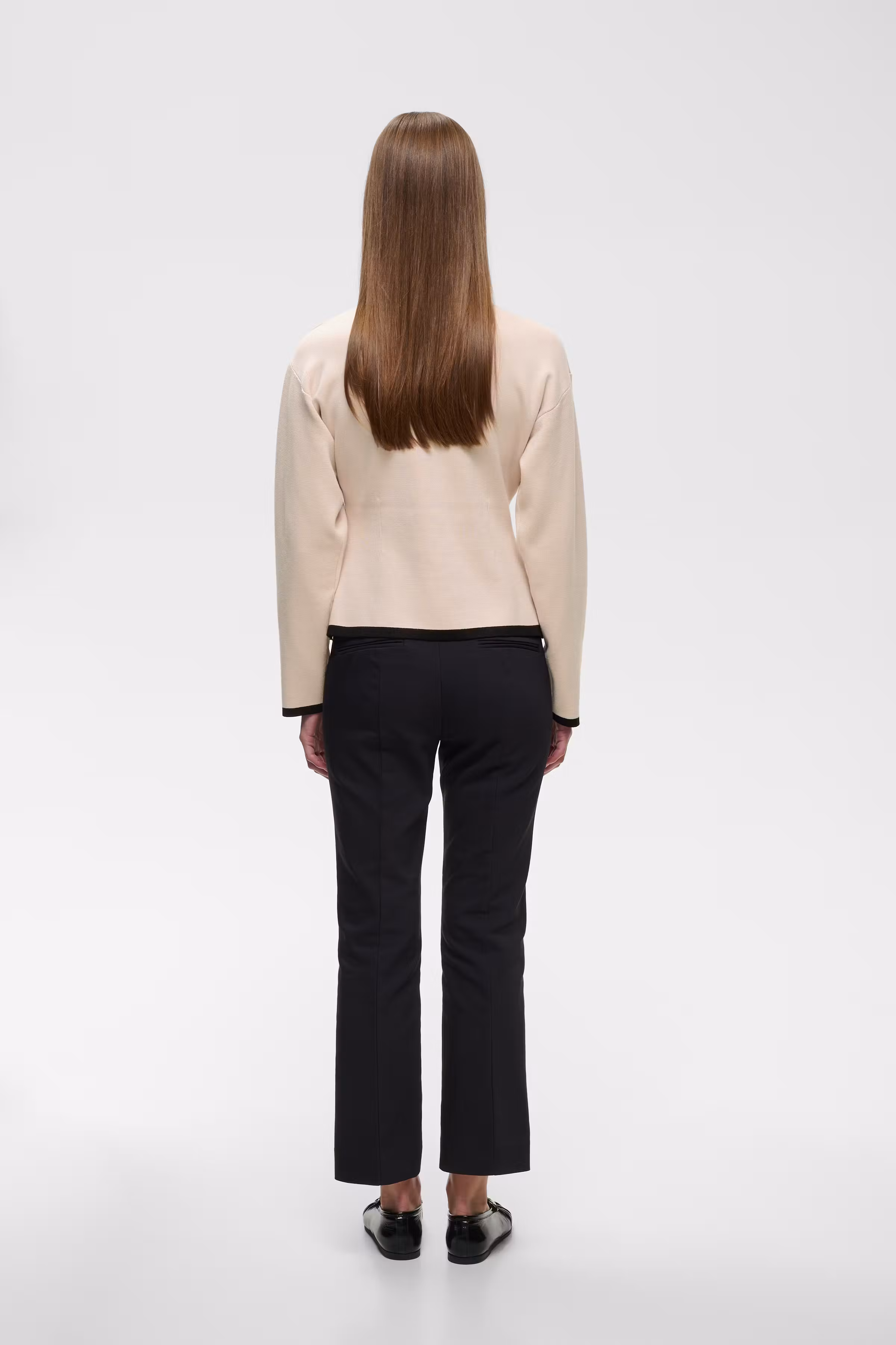 YENAHIW Cardigan LOOKBOOK BACK 30113223-130403