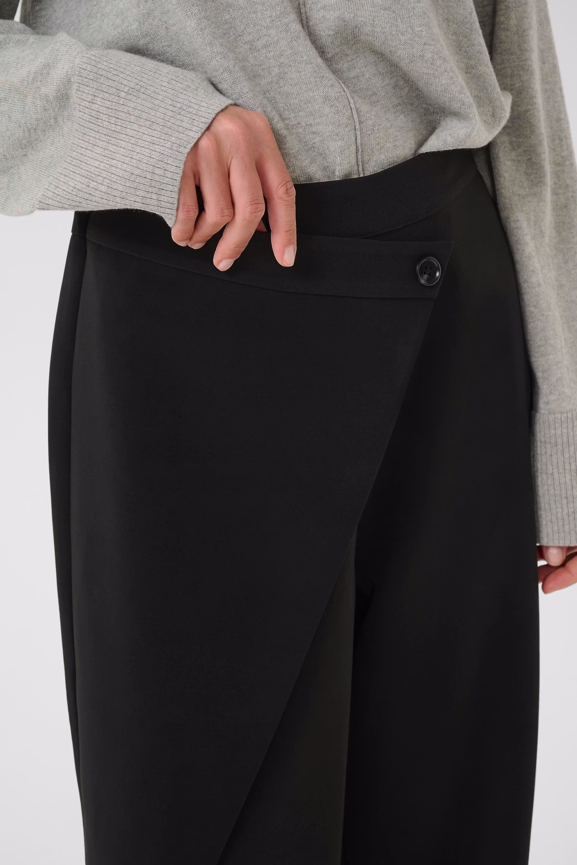 CRBina Trousers LOOKBOOK DETAIL 10614252-100120