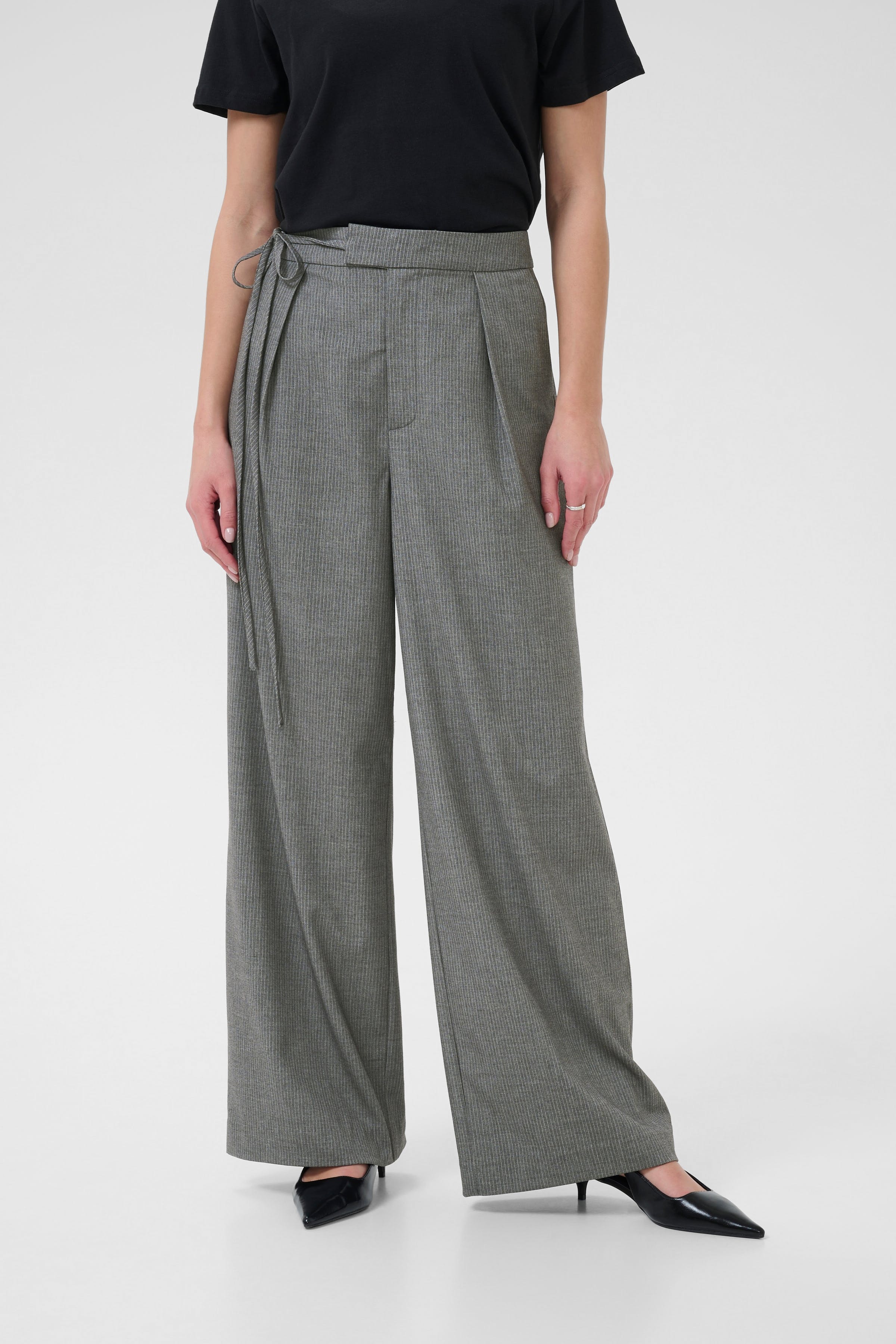 KAellie Trousers LOOKBOOK FRONT 10510548-108214