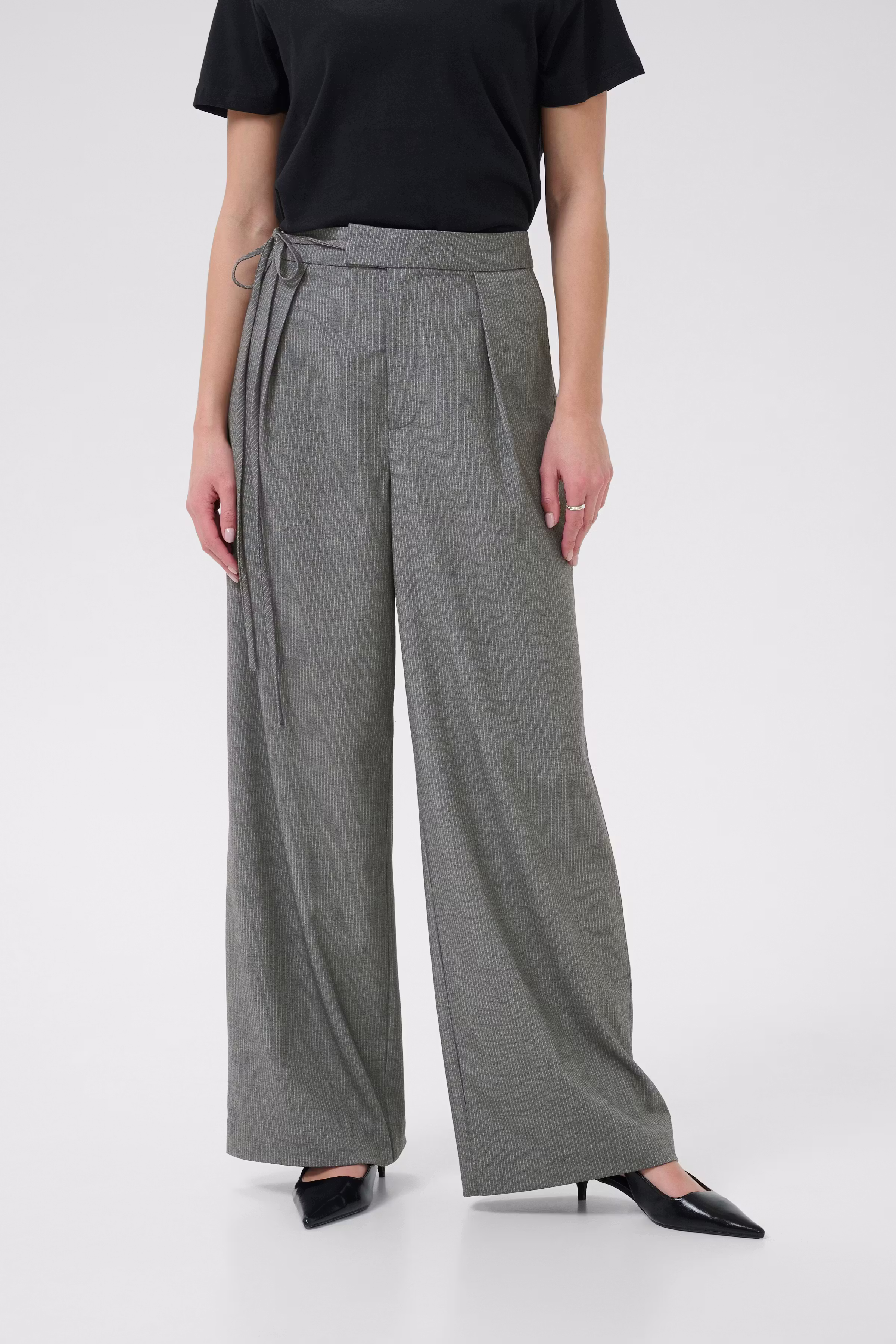 KAellie Trousers LOOKBOOK FRONT 10510548-108214
