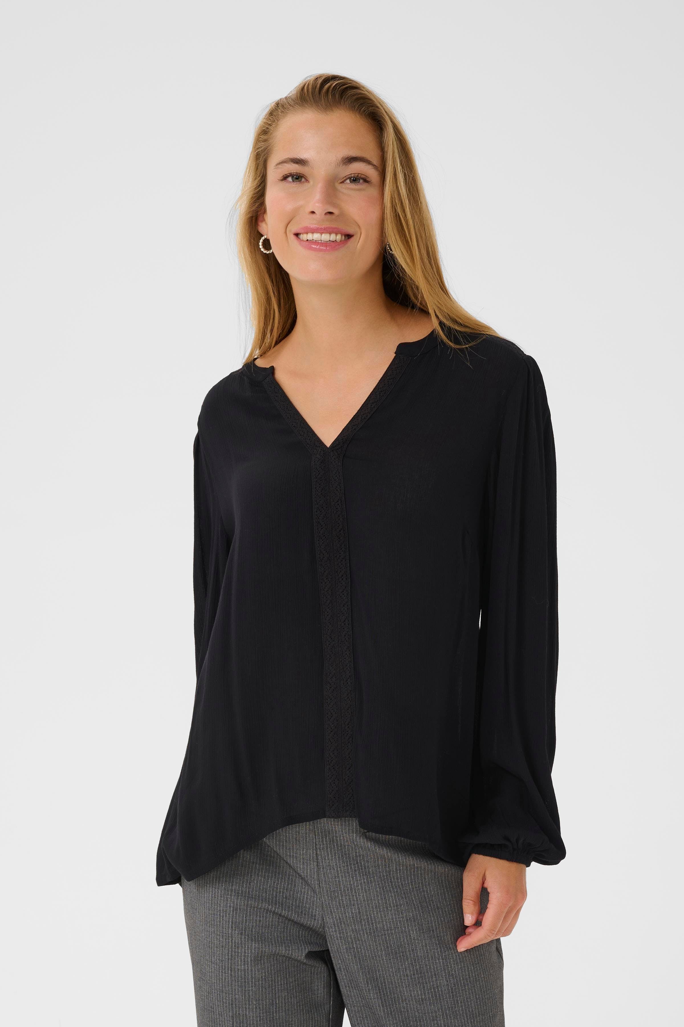 KAstine Bluse LOOKBOOK FRONT 10511003-100121