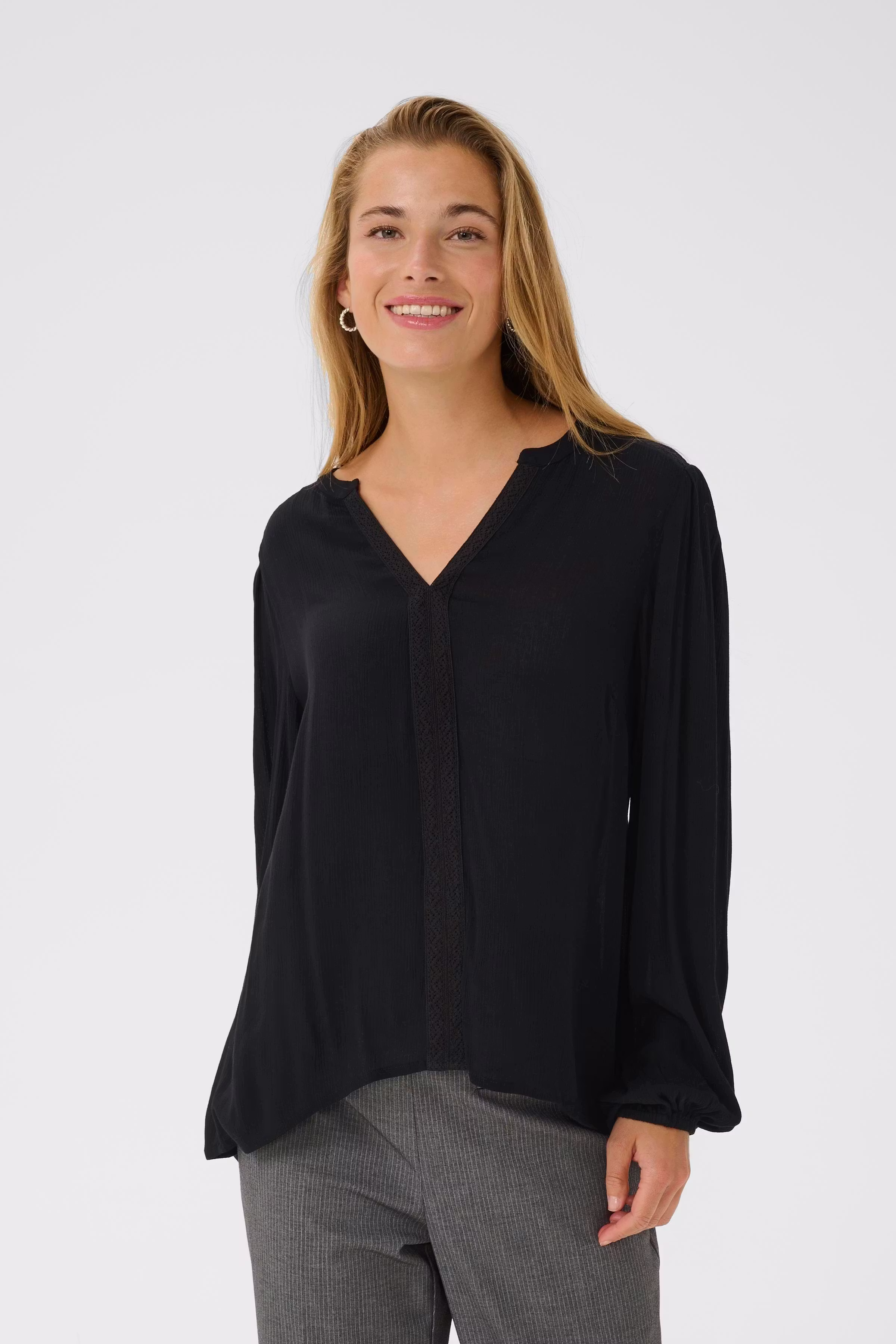 KAstine Blouse LOOKBOOK FRONT 10511003-100121