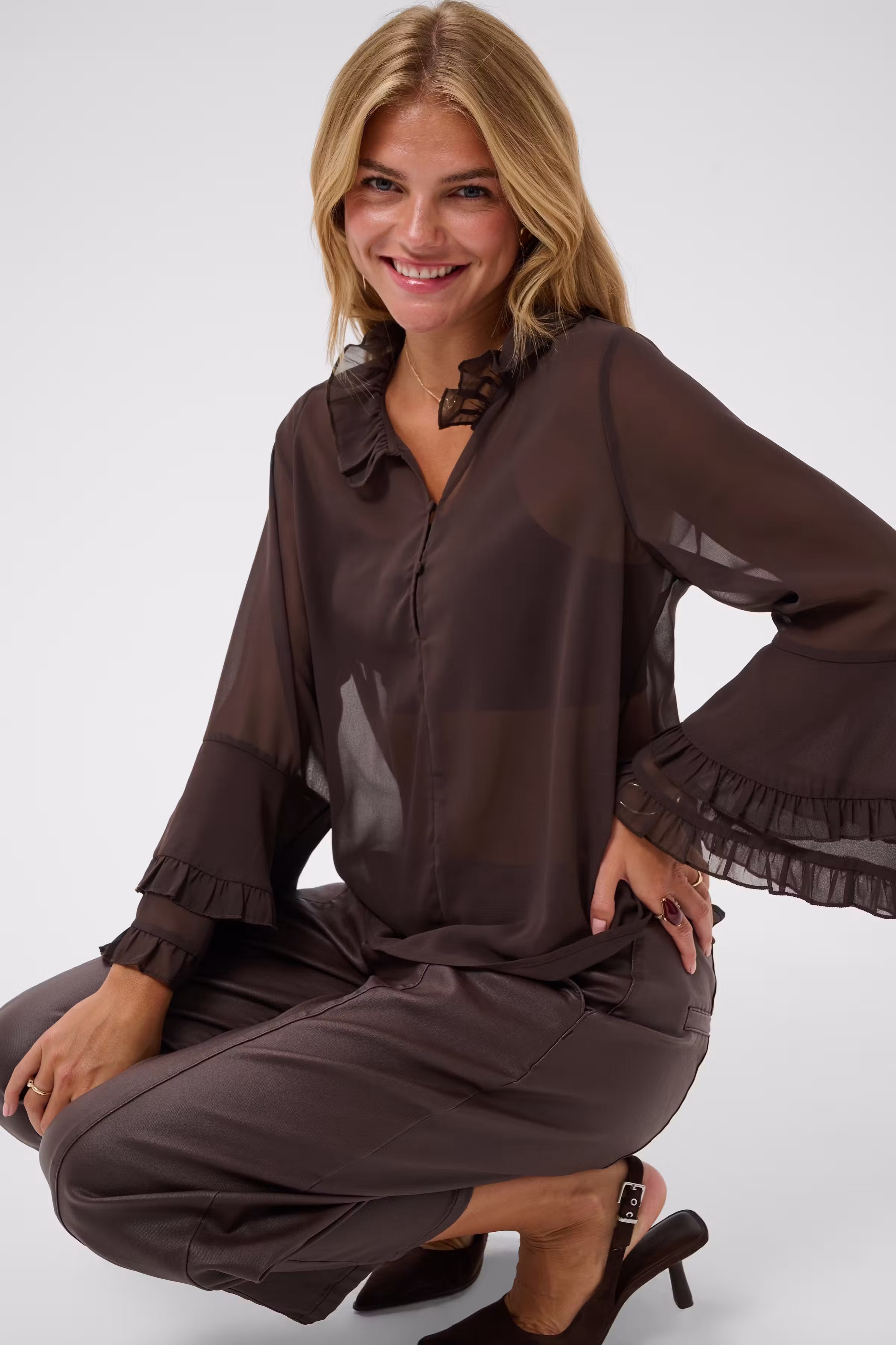 CRFlouncy Bluse LOOKBOOK DETAIL 10615646-191016