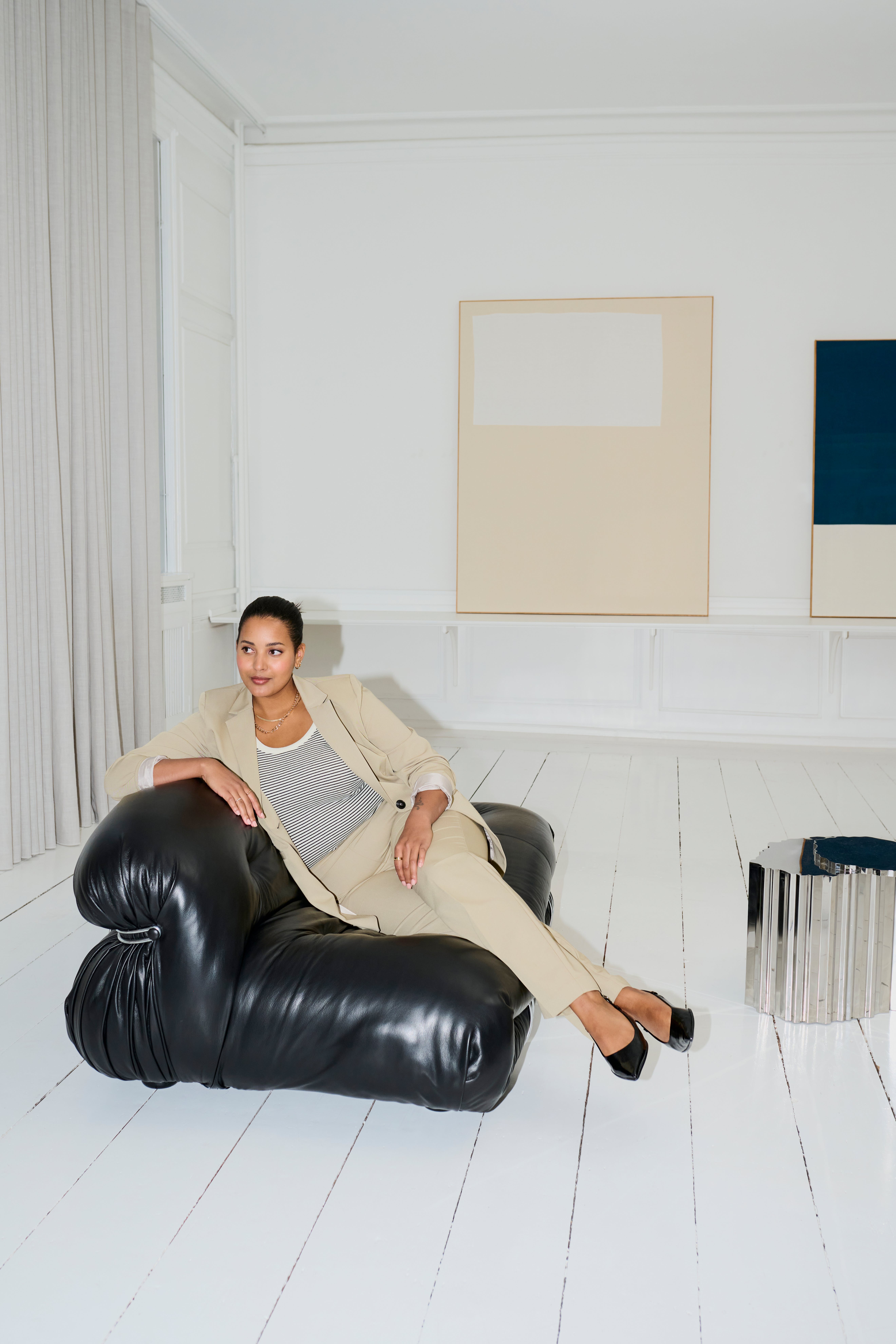 KCsakira Blazer LOCATION NONE 10582132-171109