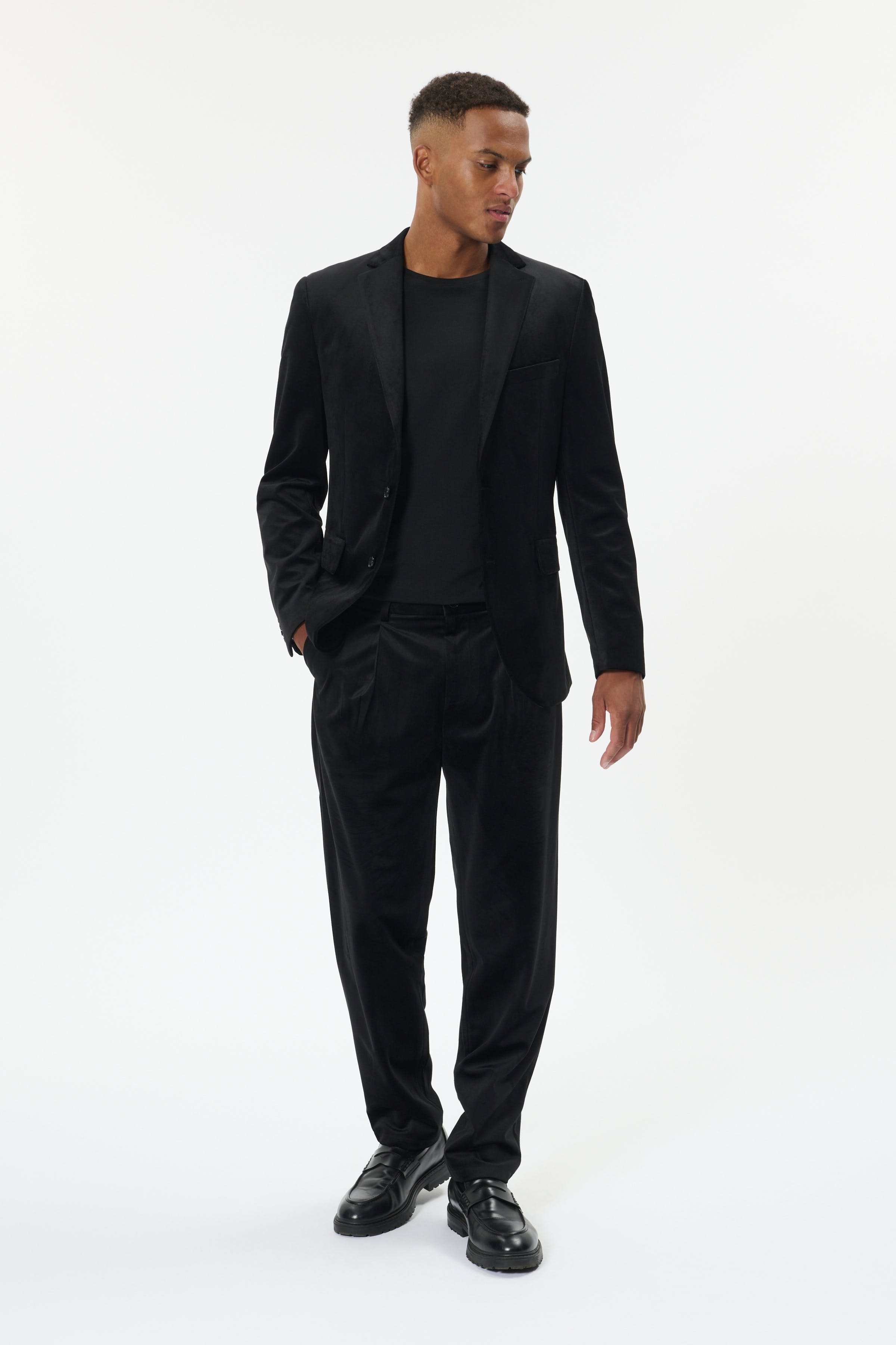 MAgeorge Velours Blazer LOOKBOOK FRONT 30205027-300275