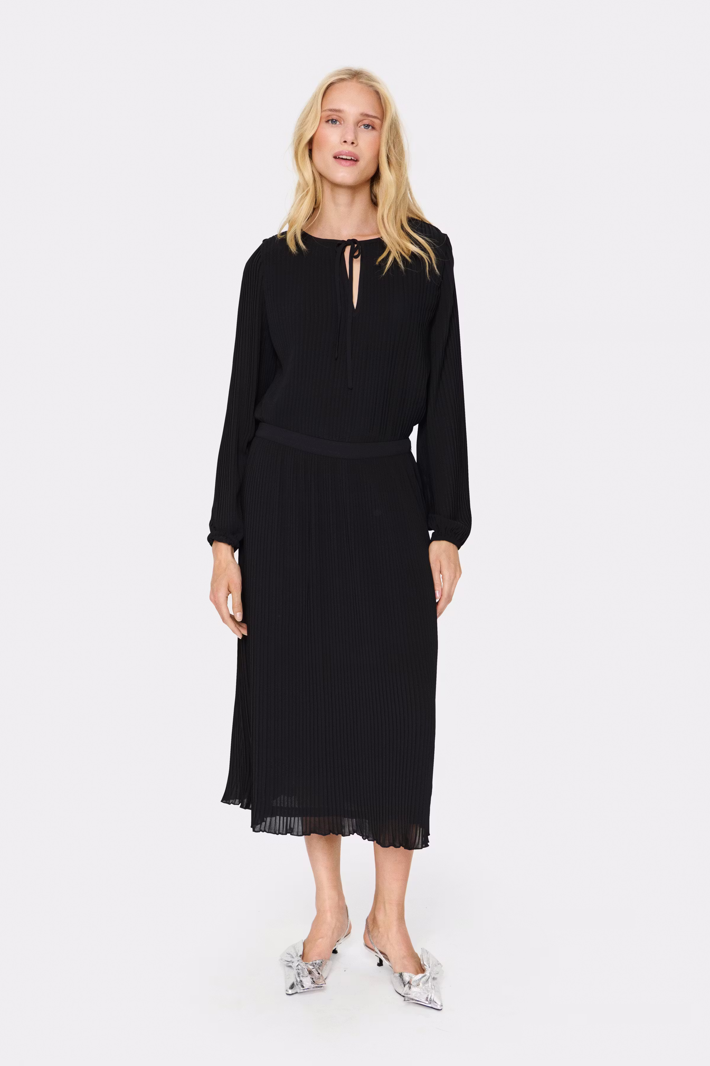 HoomaSZ Rok LOOKBOOK FRONT 30513612-193911