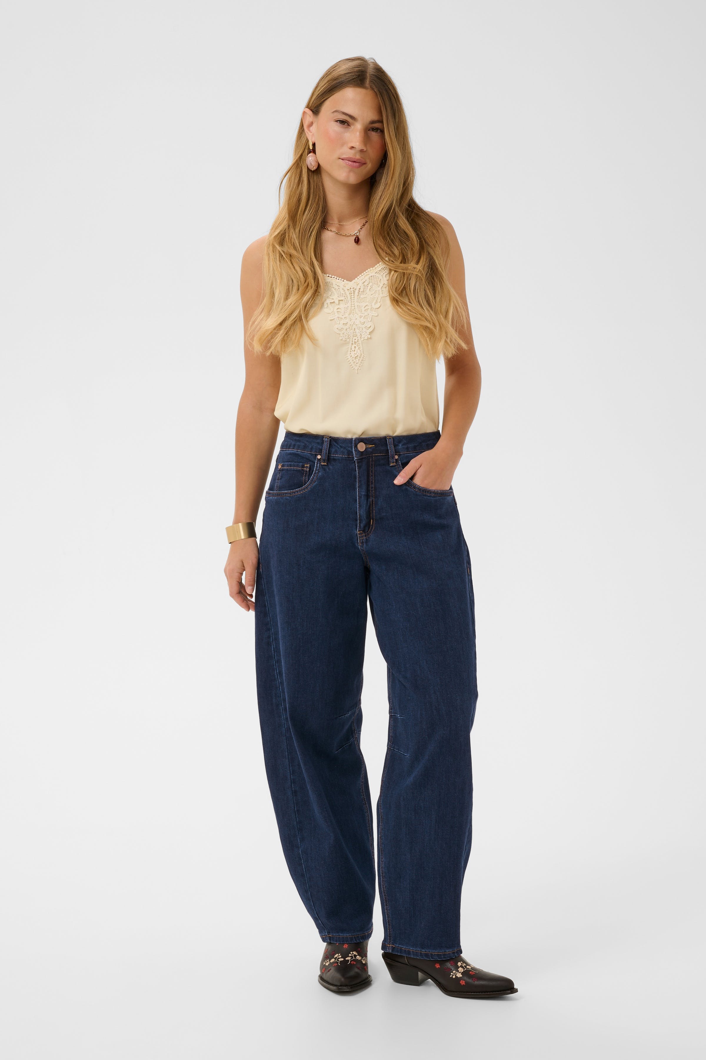 CRBahren Barrel Jeans LOOKBOOK FRONT 10614217-100114