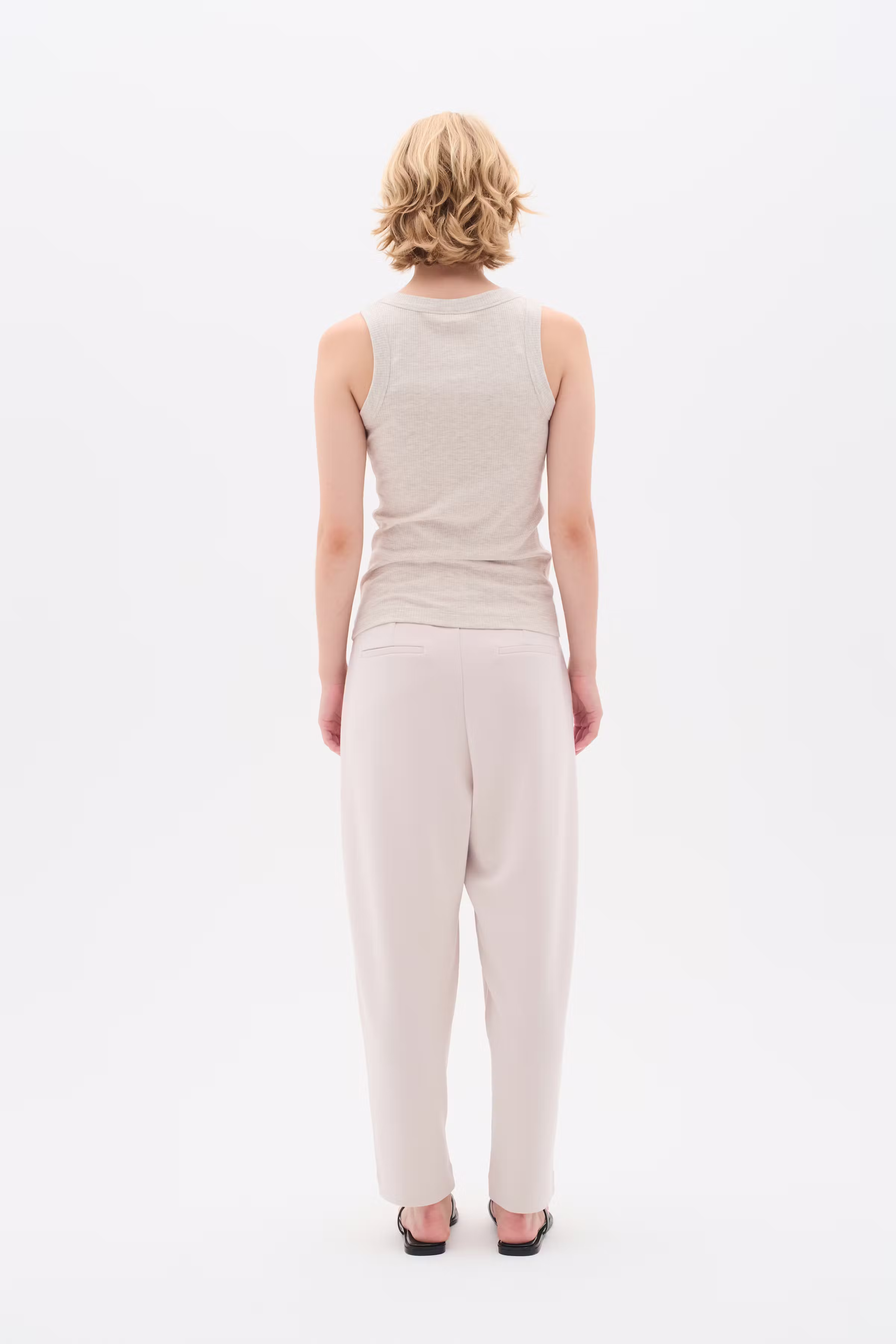PannieIW Barrel Trousers LOOKBOOK BACK 30109192-130403