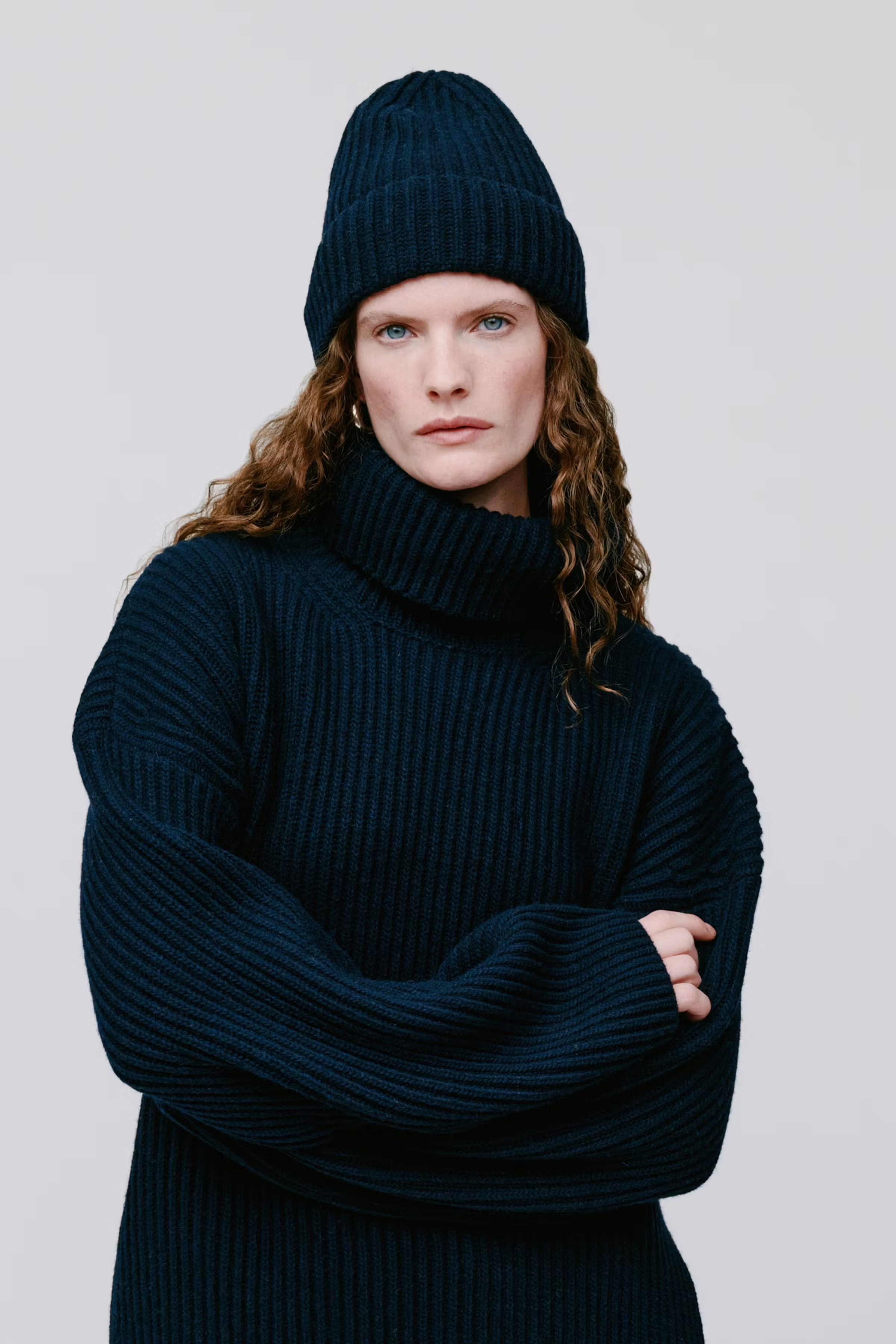 AMBER BEANIE LOOKBOOK FRONT 30600716-BL900