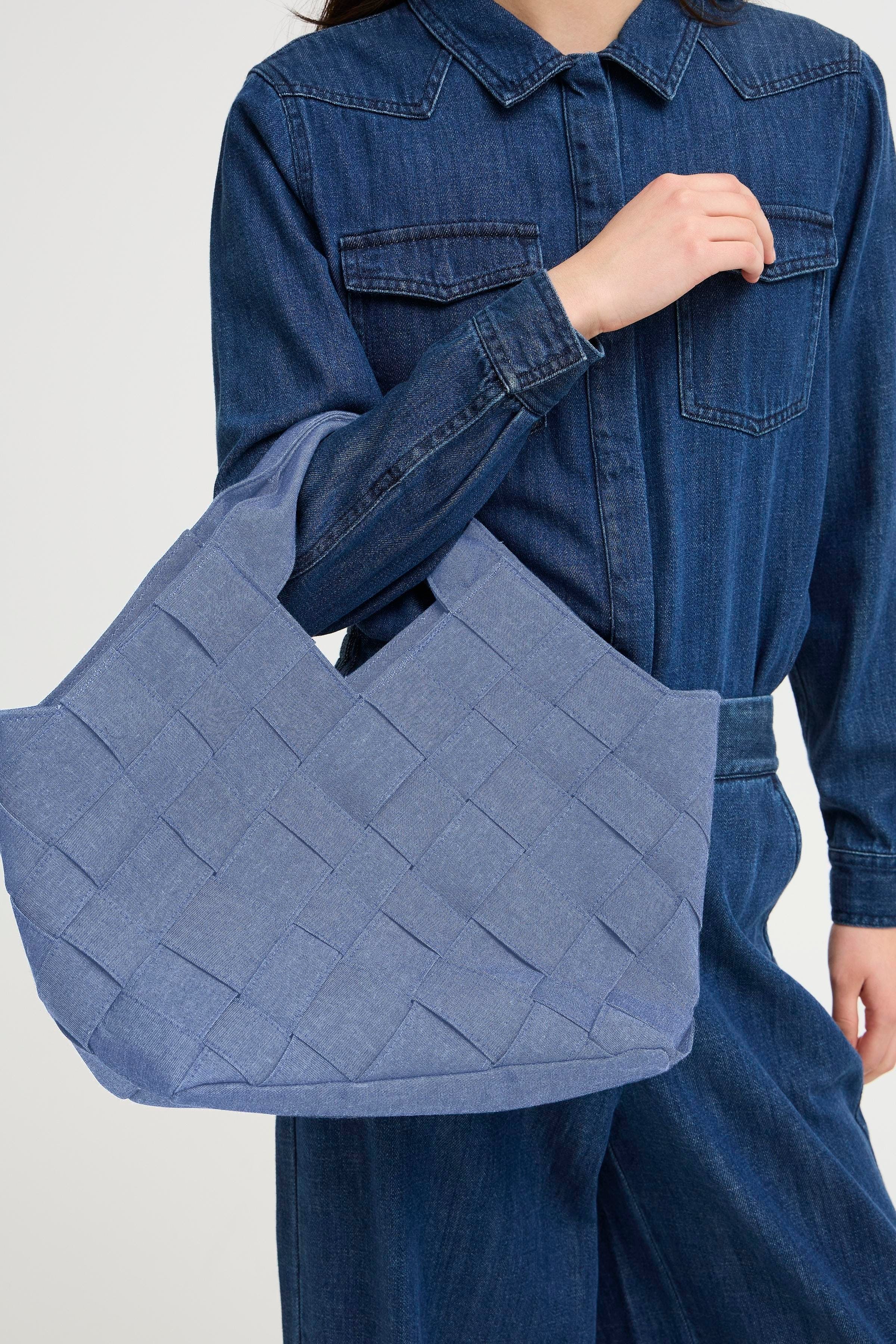 IALINDA Bag LOOKBOOK FRONT 20124373-194118