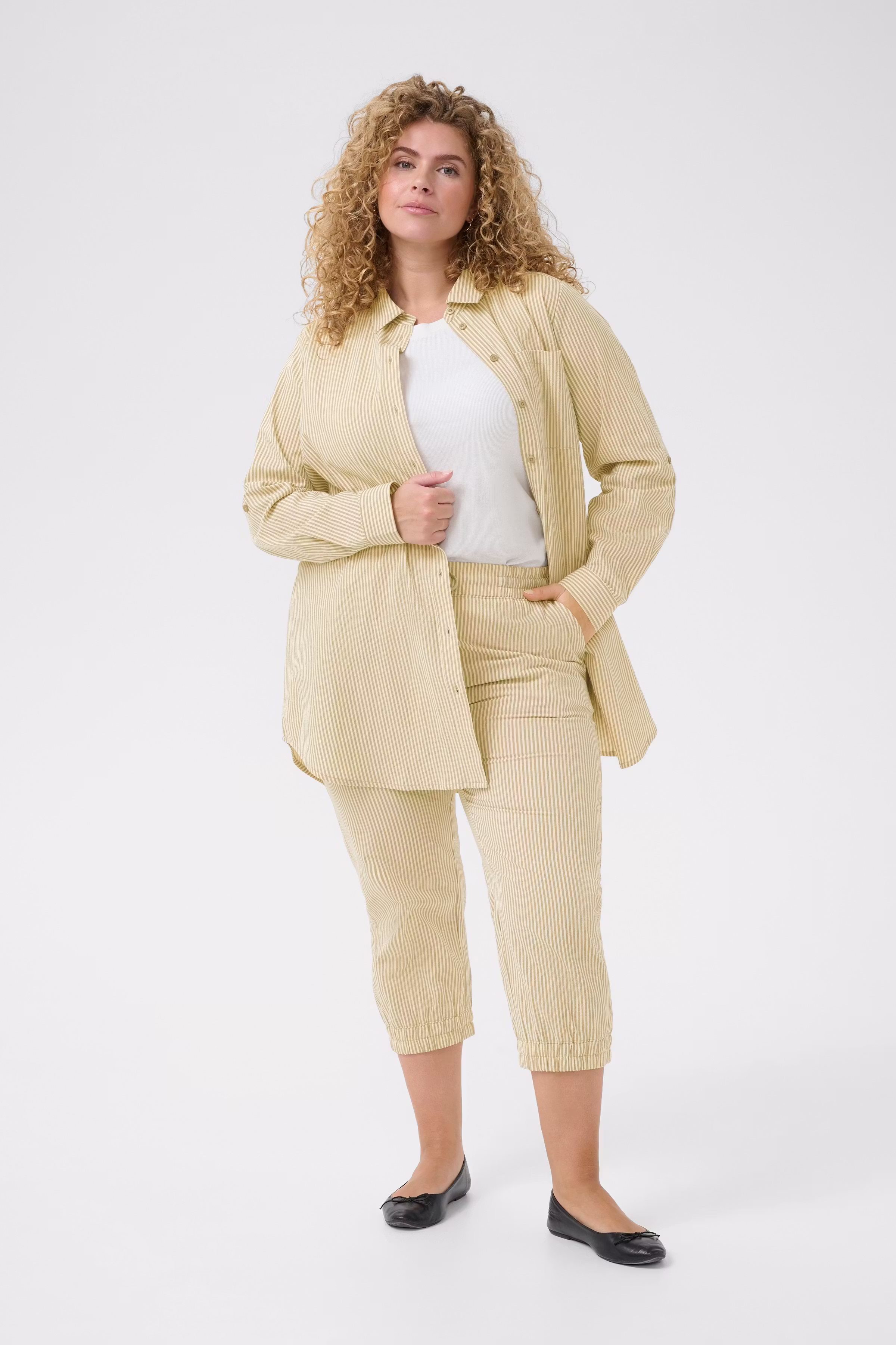 KCnana Hose LOOKBOOK FRONT 10583333-107706