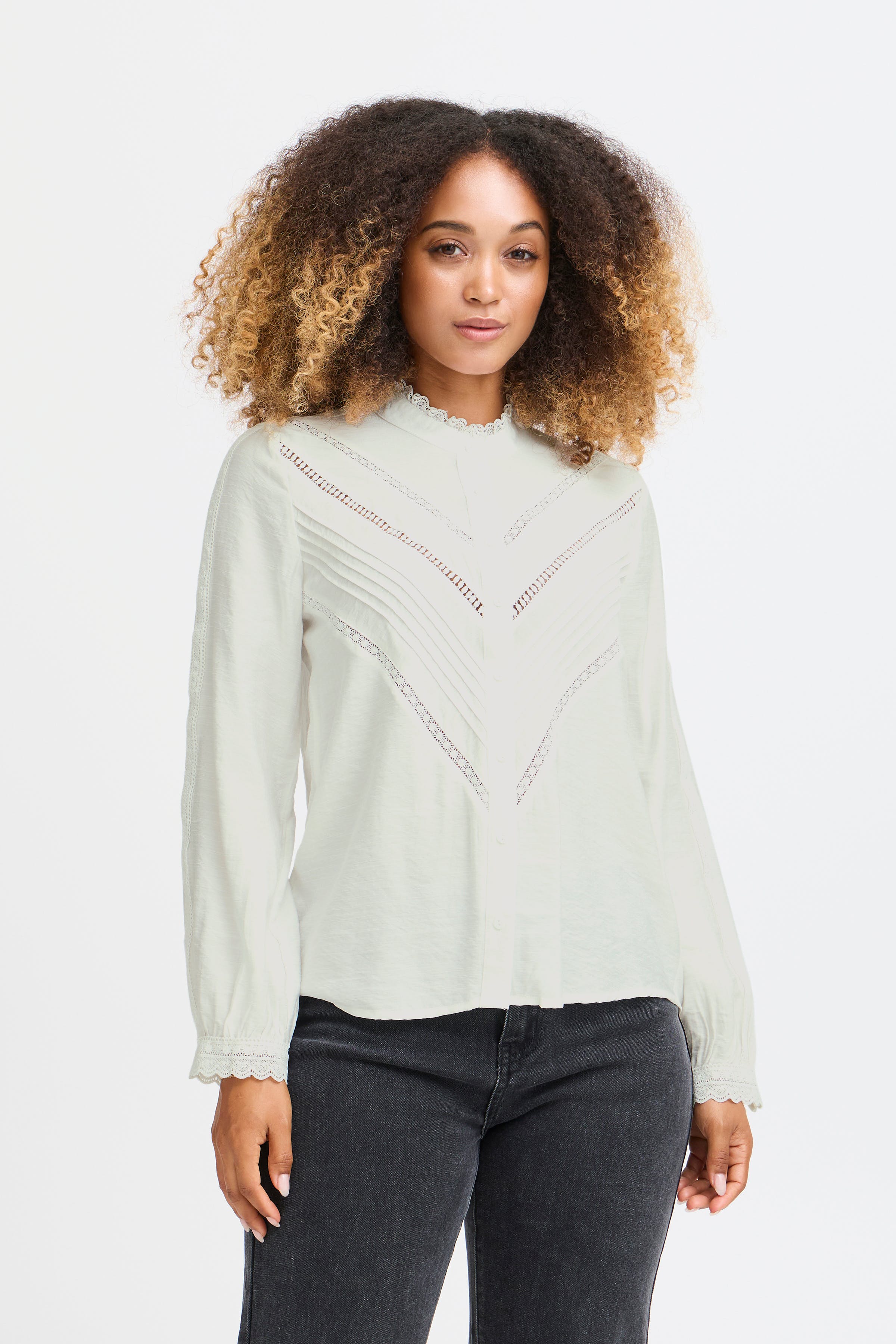 SBBINDU Bluse LOOKBOOK FRONT 22100828-110602