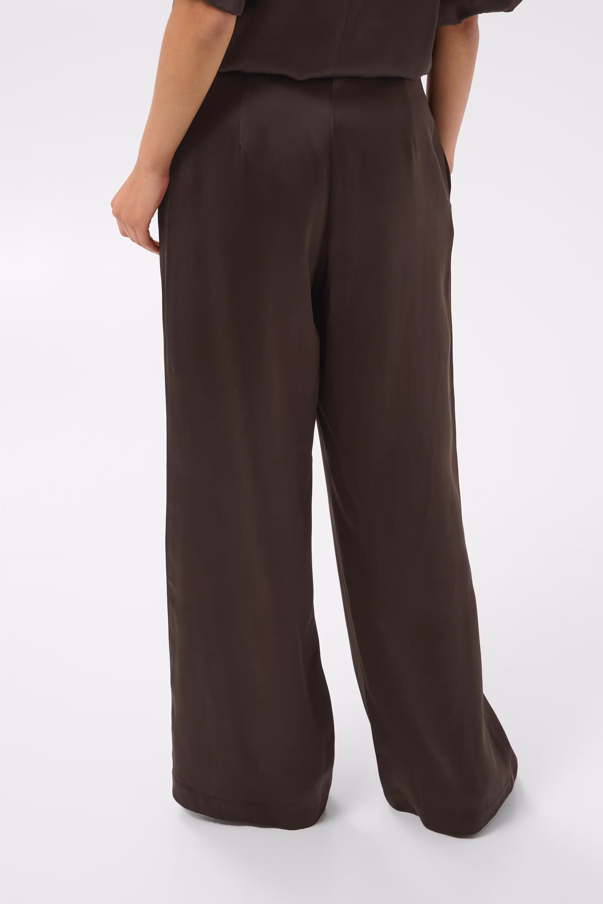 DalillaPW Byxor LOOKBOOK BACK 30310929-191106