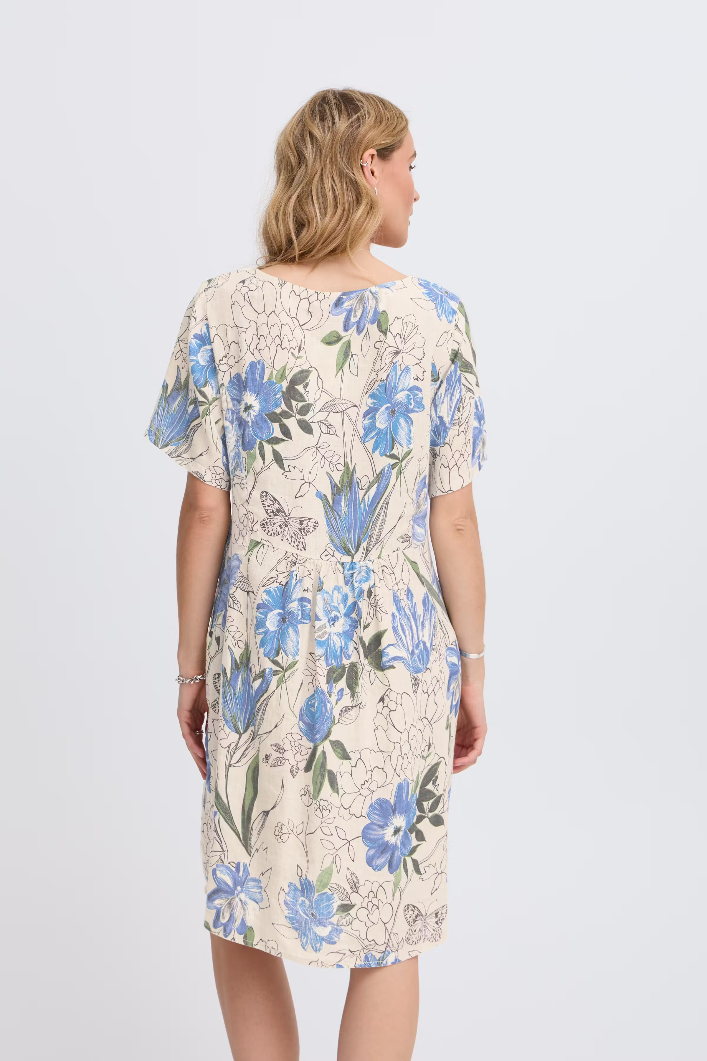 SBTORINA Kjole LOOKBOOK BACK 22100984-130907