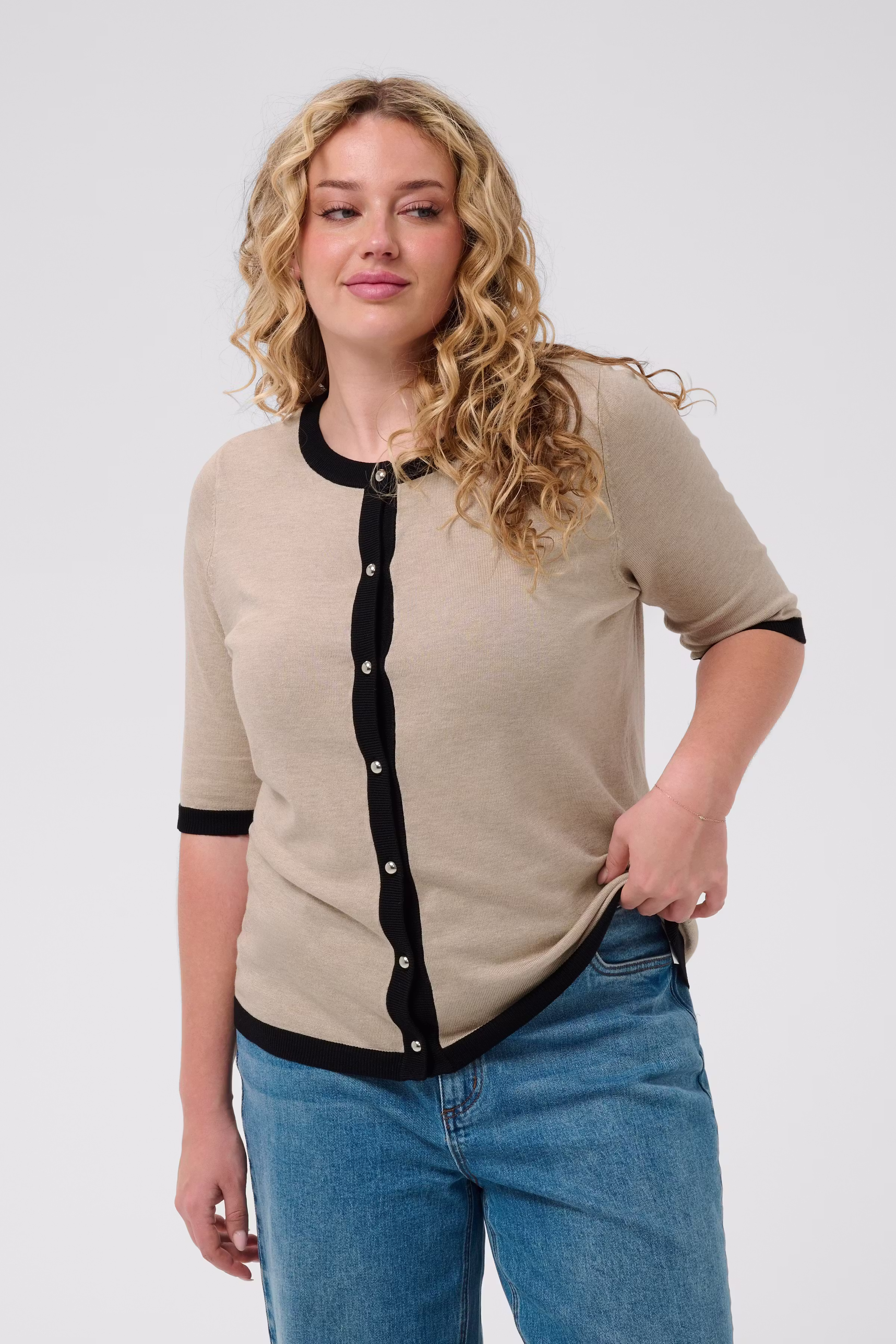 KClizzy Cardigan LOOKBOOK FRONT 10584306-1513051