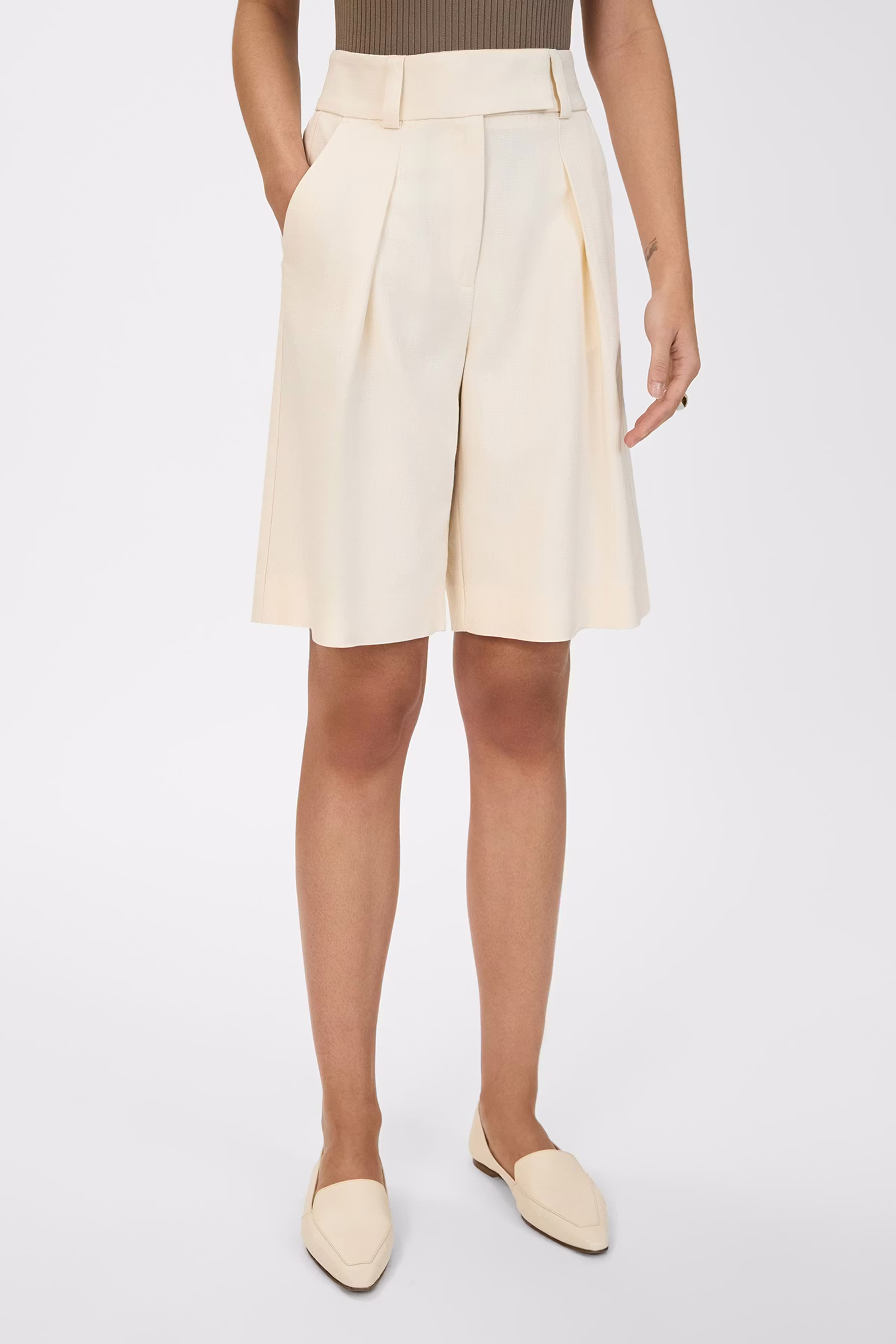 PEONY Shorts LOOKBOOK FRONT 30600514-WH014