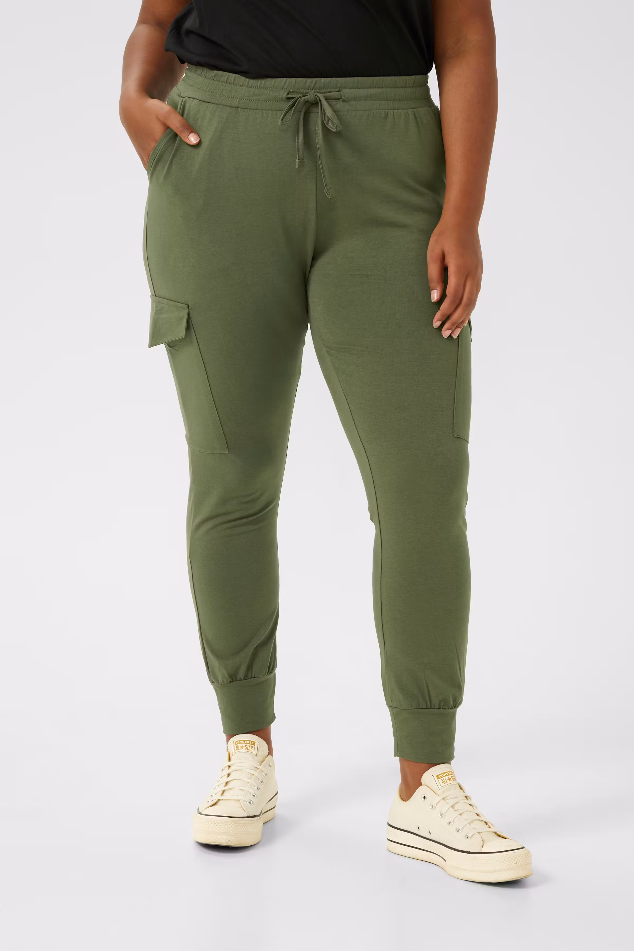 KCsine Hose LOOKBOOK FRONT 10580264-190511