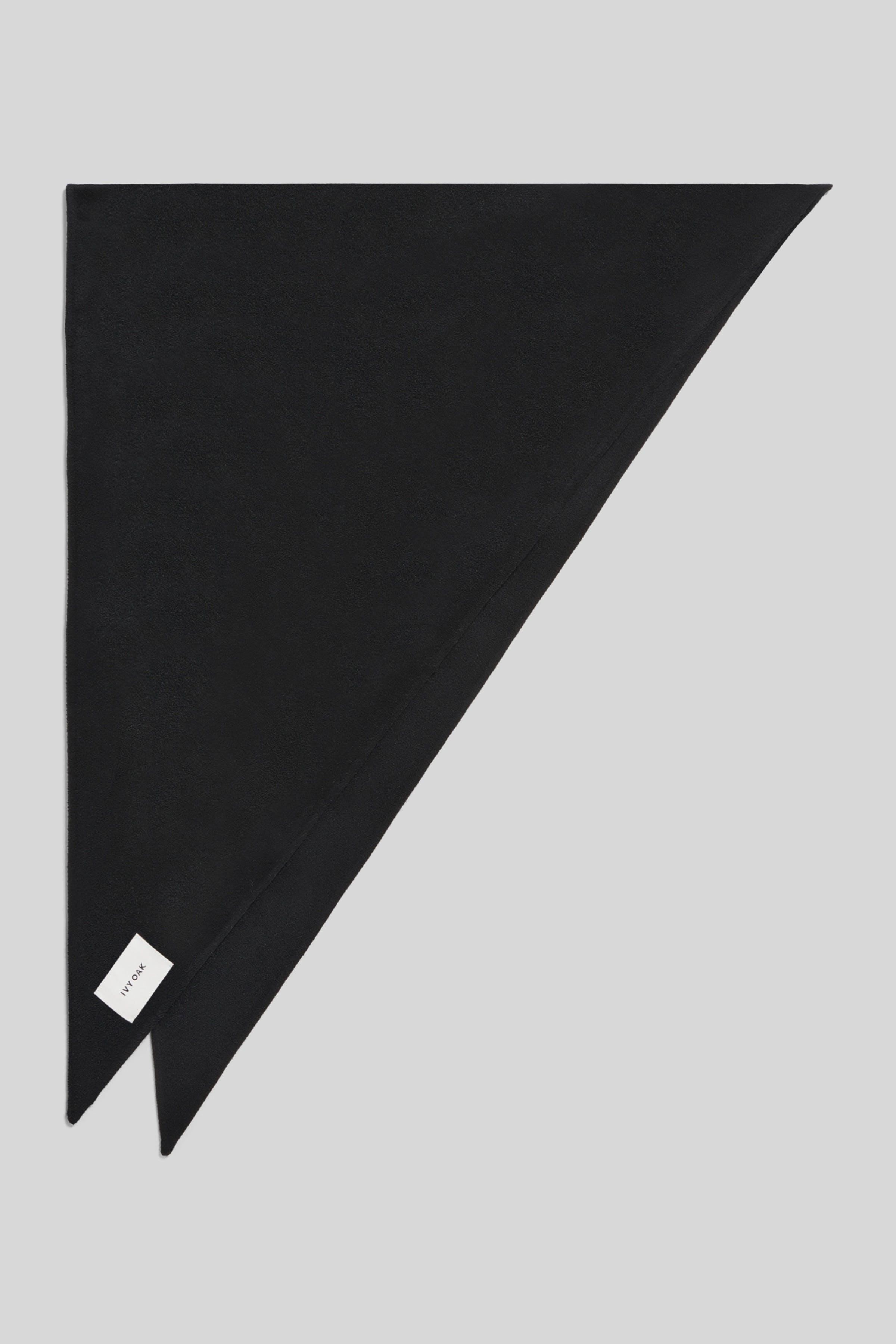 ARIANA SCHAL PACK FRONT 30600715-BK999