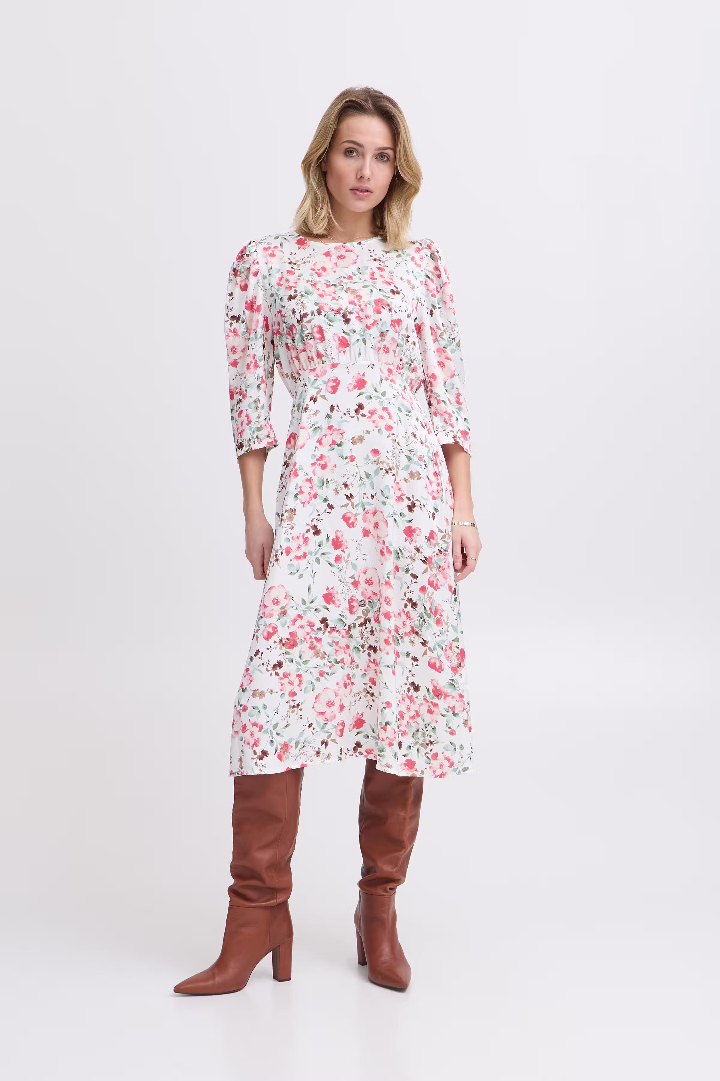 SBLEE Kjole LOOKBOOK FRONT 22100894-181762