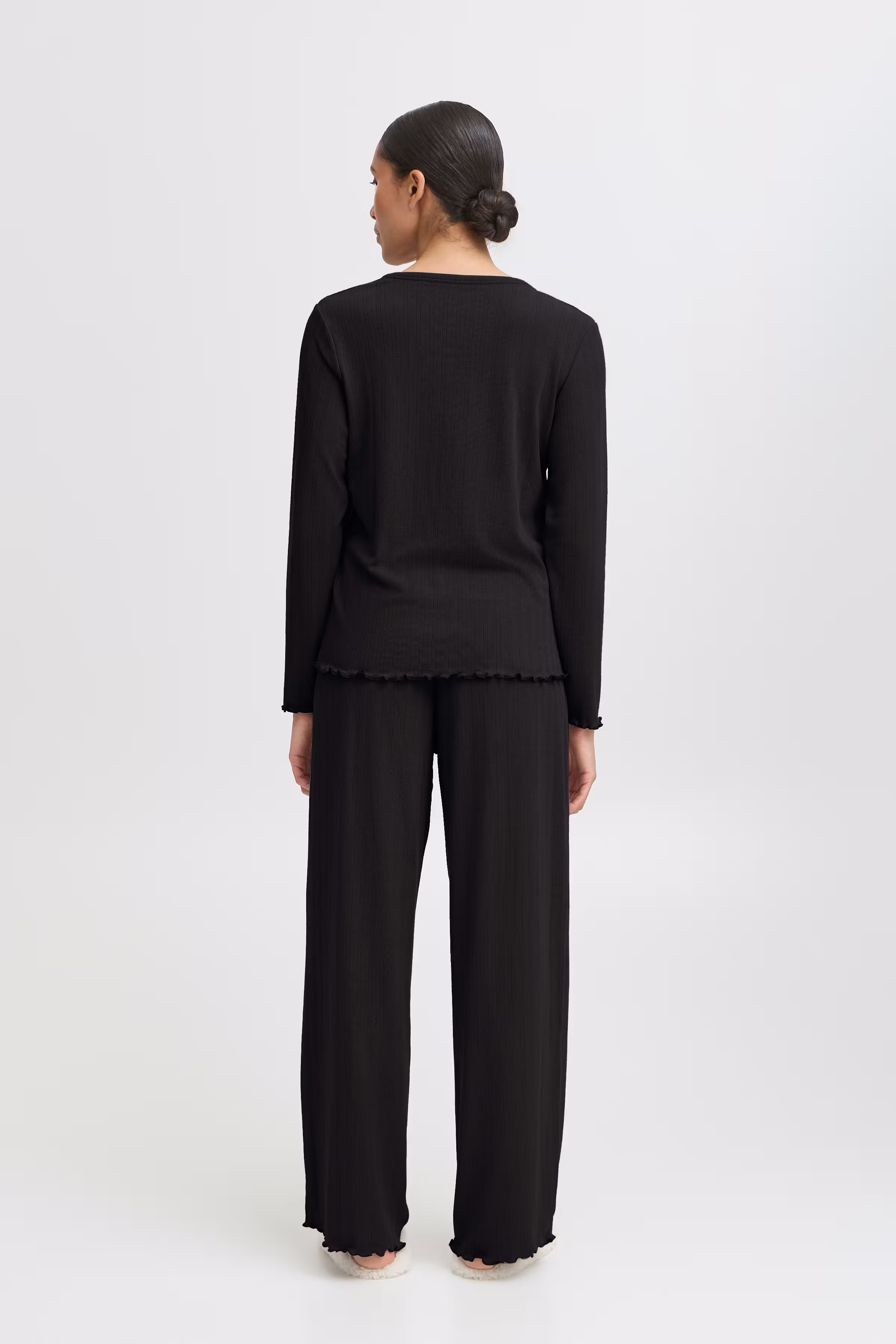 BYPJ LOOKBOOK BACK 20818609-194008